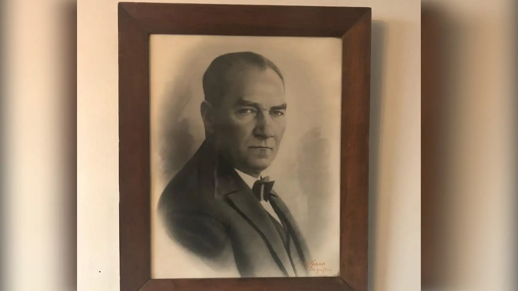 Fransız Zarafetiyle Yüzyıllık Aşkın İzleri: Leylak Saçlı Madame'ın Evi Milas'ta Zamana Direniyor