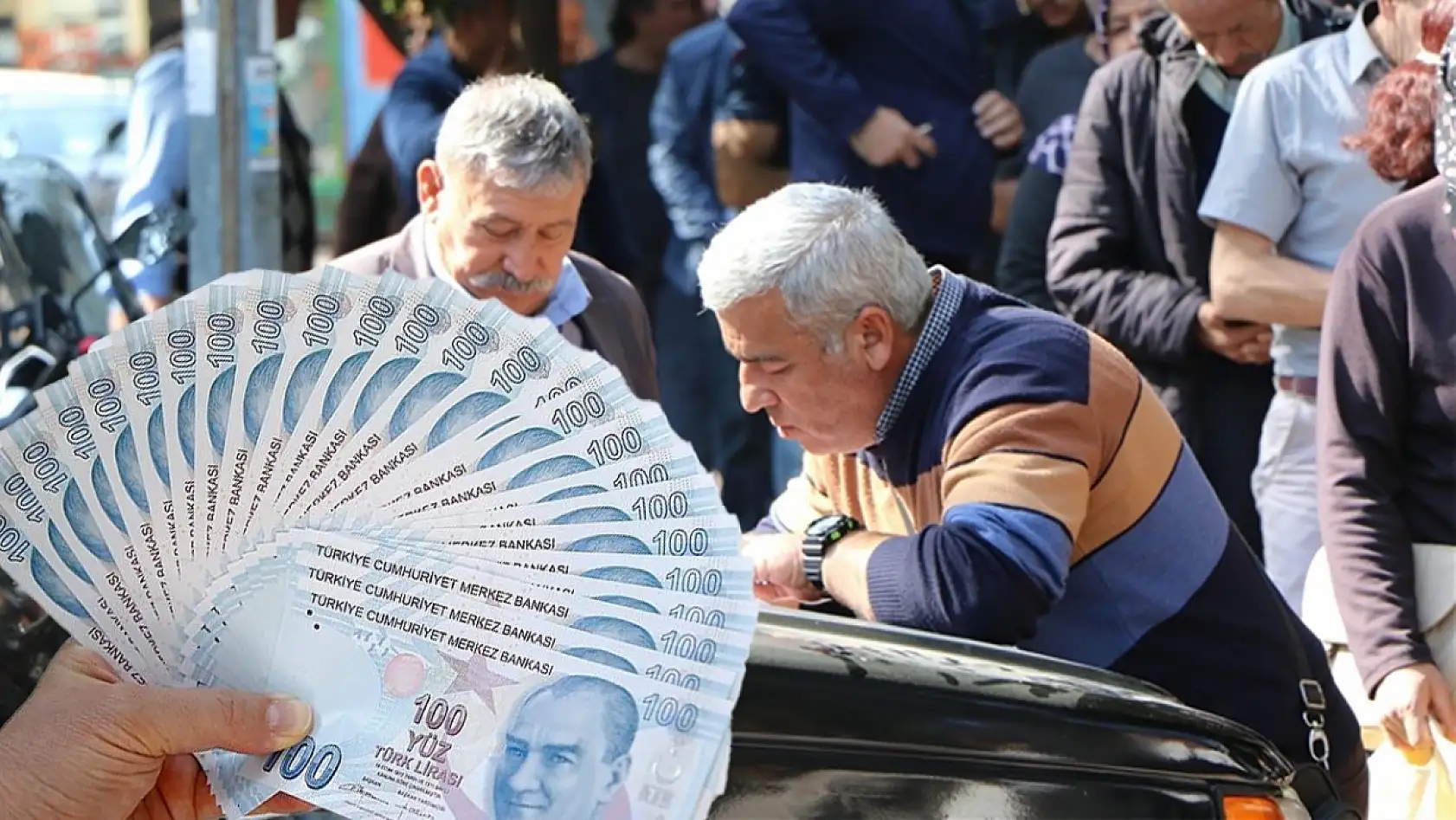 SSK ve Bağkur emeklisi için yüzde 10,06 zam, işte yeni maaş tablosu