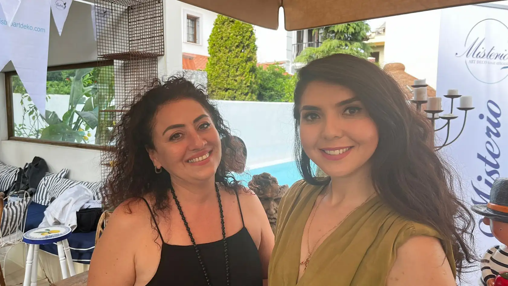 Fethiye'de Misterio Art & Deco Sanat Atölyesi'nde Anneler Günü Aktivitesi