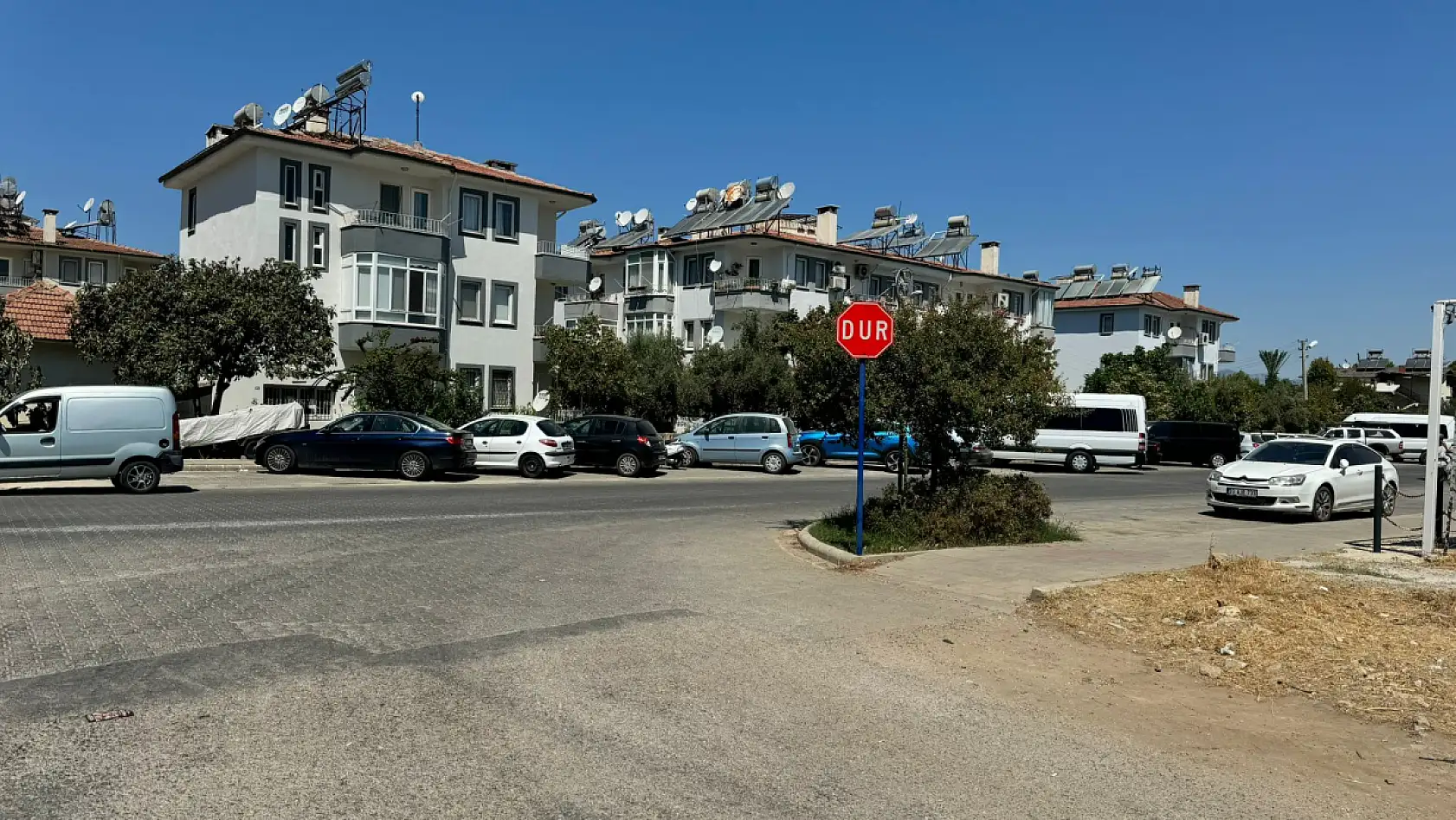 Kaza riski artıyor: Fethiye Şehit Fethi Bey Caddesi'ne trafik ışığı talebi