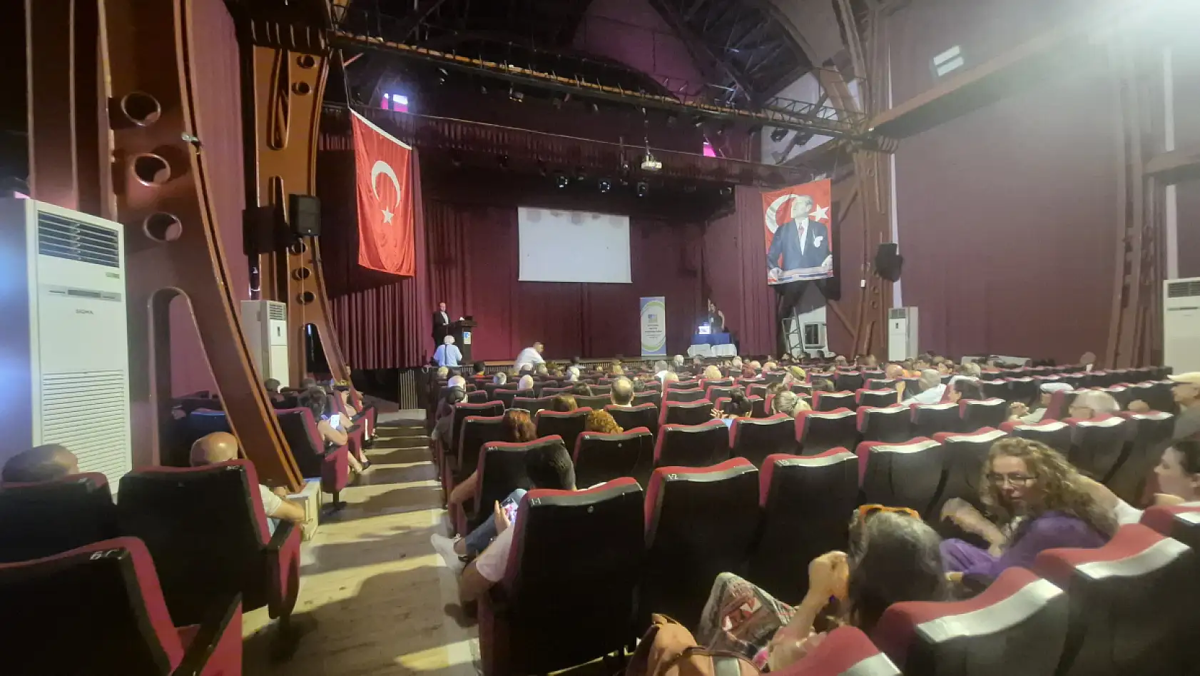 Fethiye'de ICONAT 2025 Başladı: Bilim Dünyası Bir Araya Geliyor