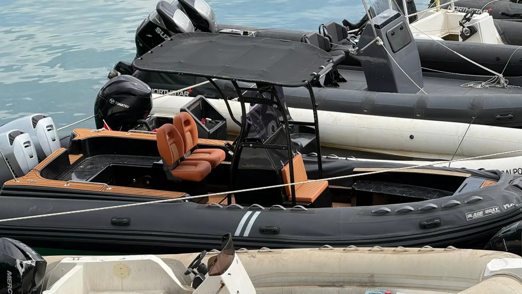 Fethiye'de insan kaçakçılığı operasyonlarında ele geçirilen botlar ihaleyle satılıyor