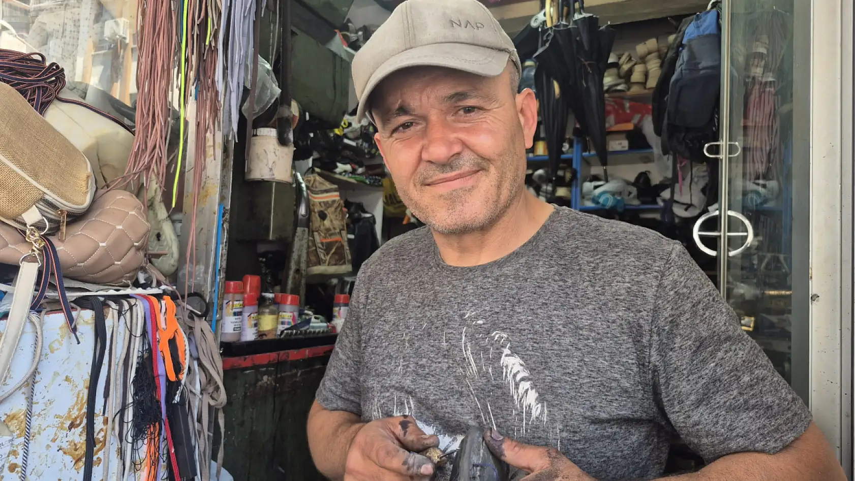 Fethiye'de ayakkabı ve çanta tamiratına yoğun talep