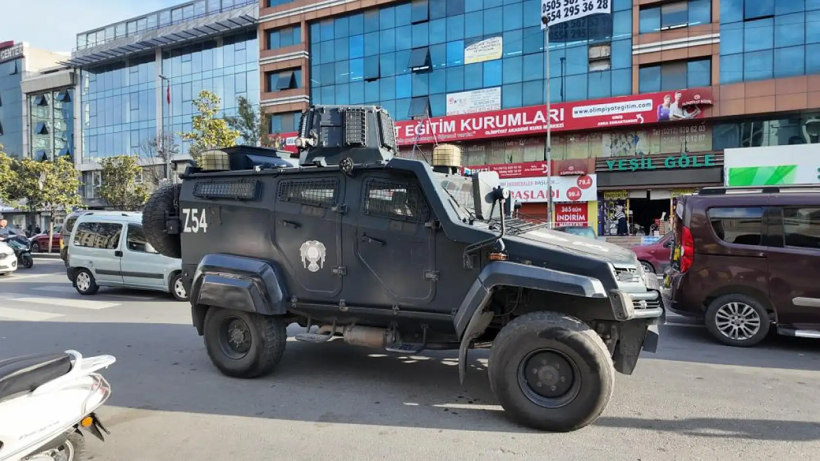 İstanbul'da otele el bombası atıldı
