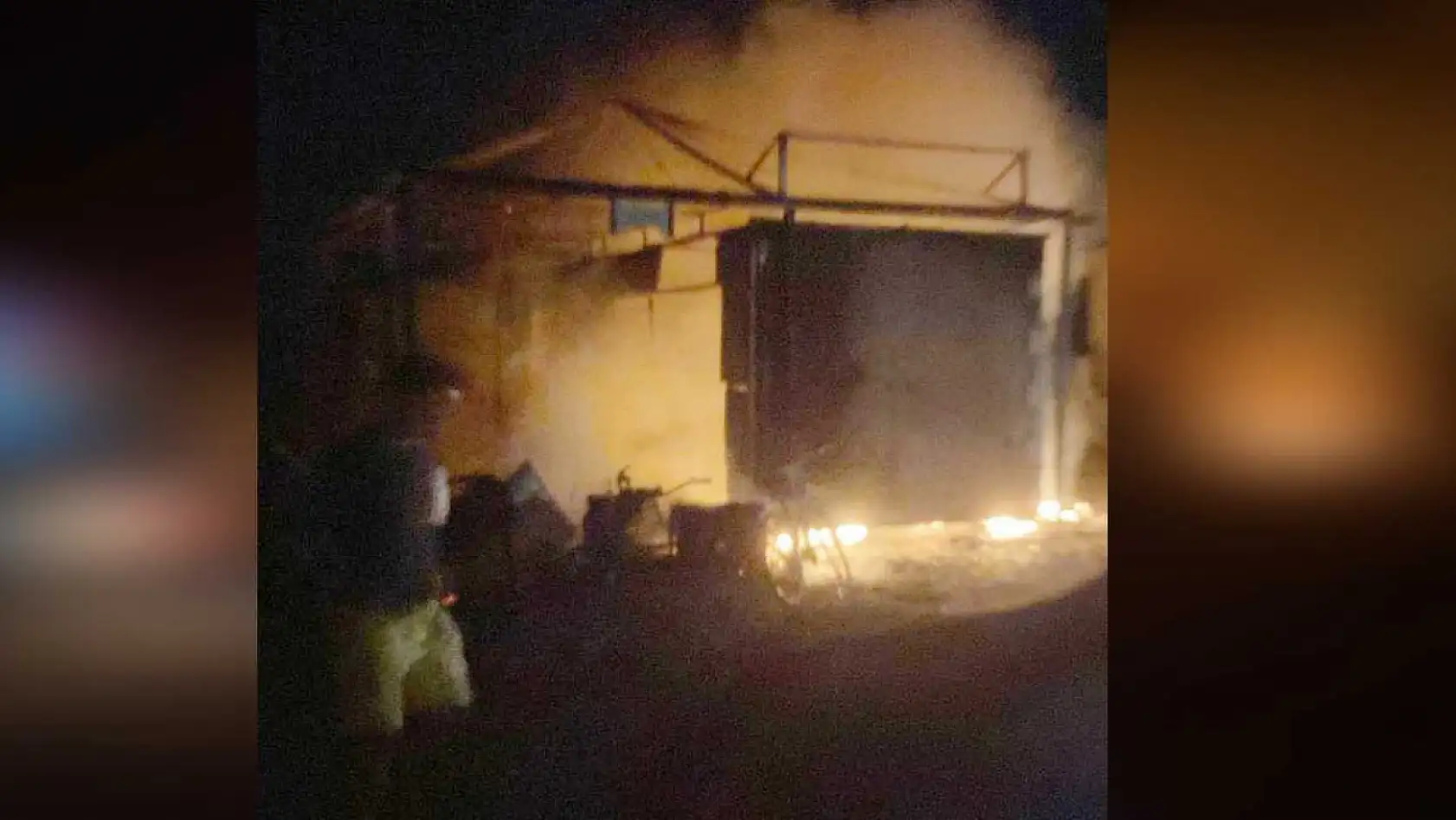 Milas'ta korkutan yangın: Prefabrik ev tamamen yandı