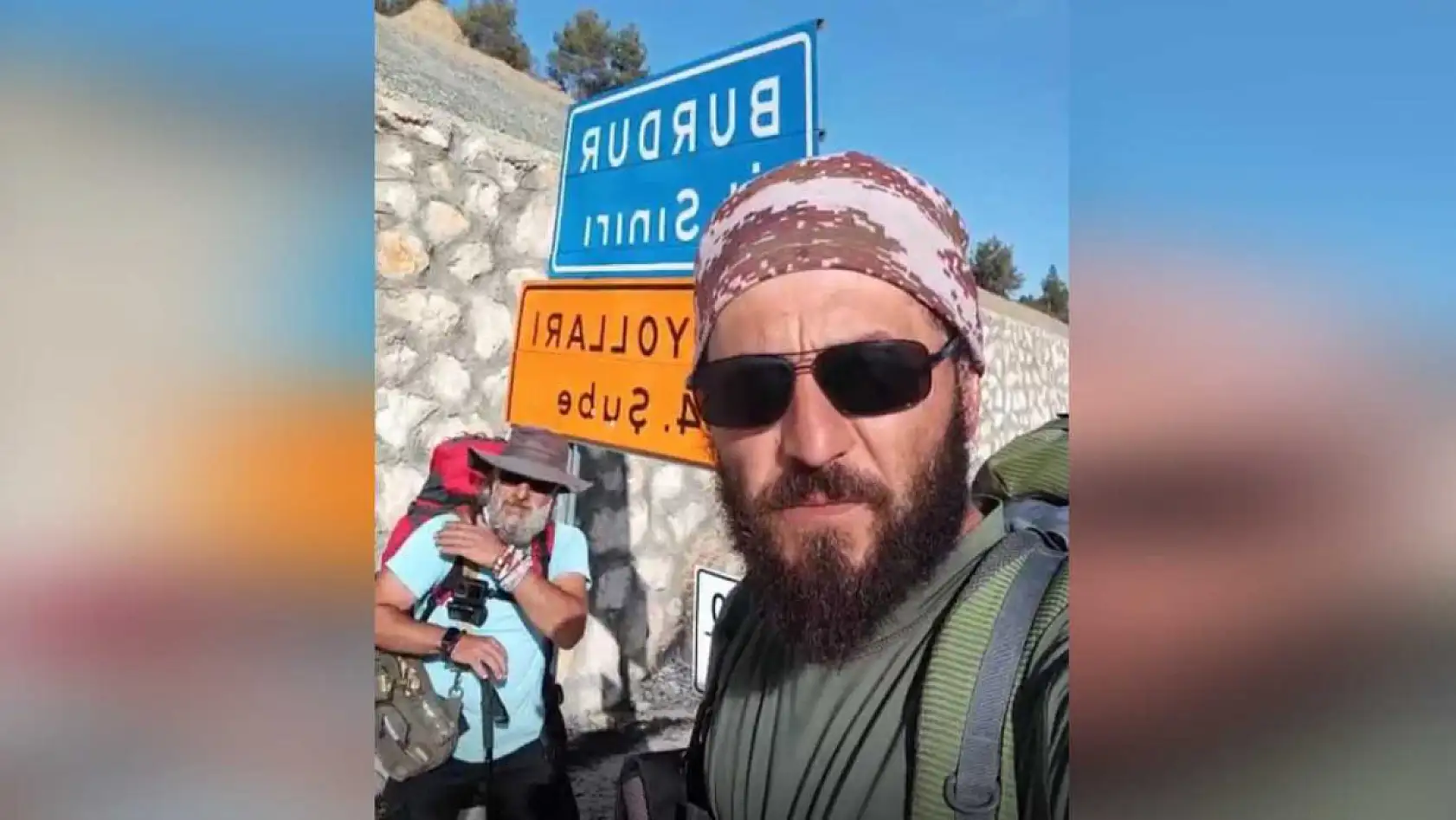 Köpeği ile birlikte tüm Türkiye'yi gezip fidan dikiyor