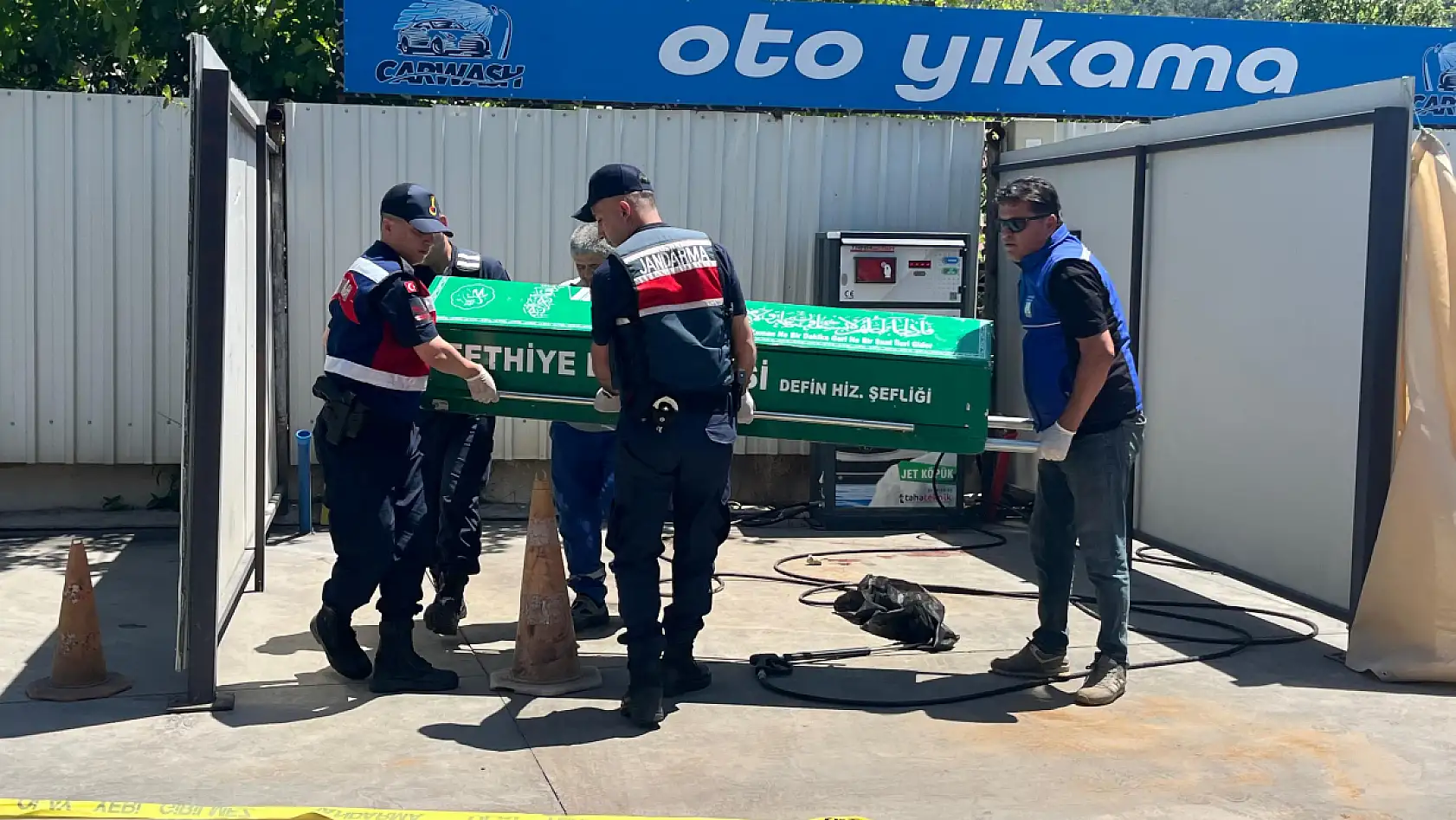 Fethiye Üzümlü'de Yabancı Uyruklu Vatandaş Aracını Yıkarken Hayatını Kaybetti