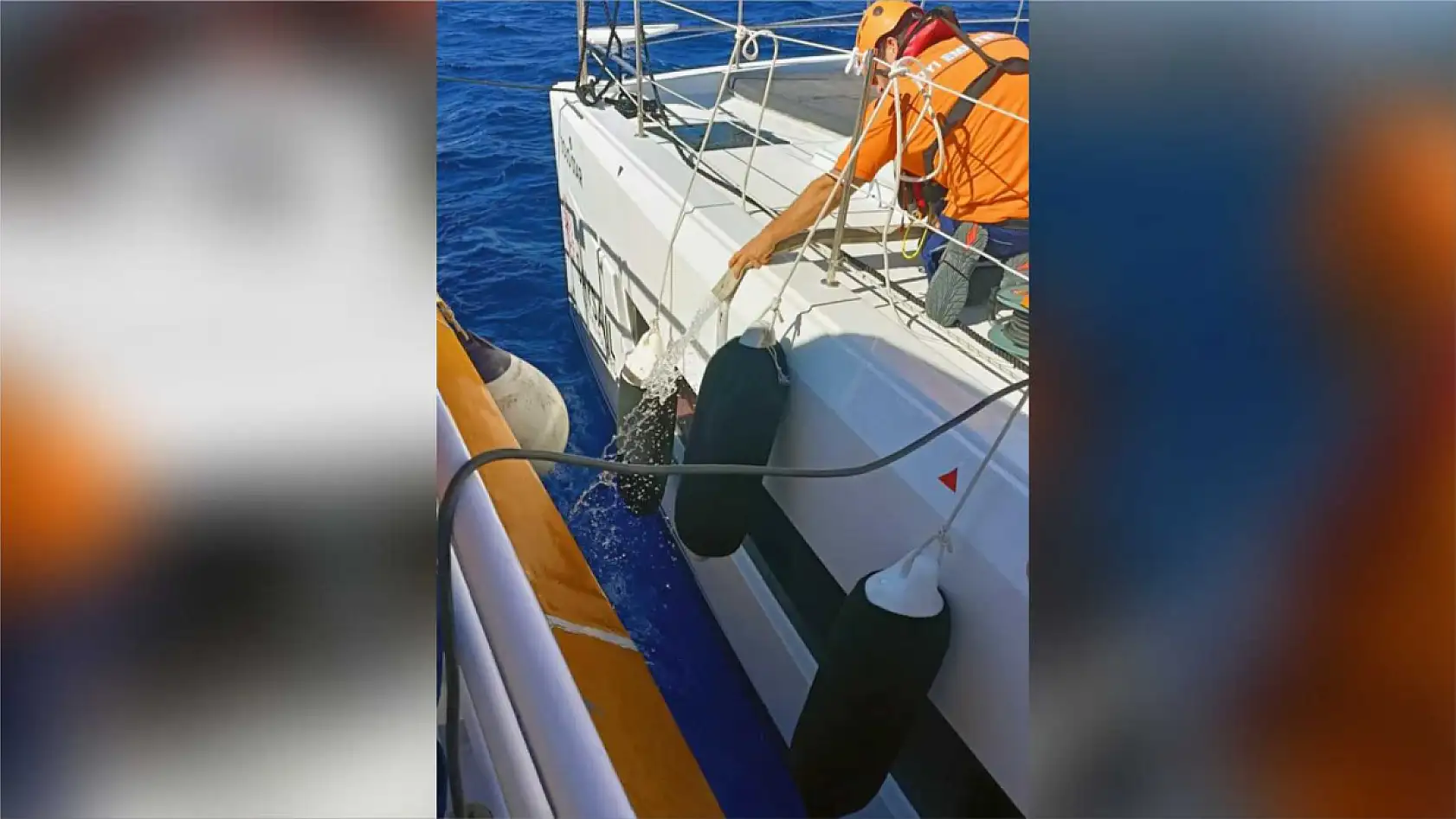 Fethiye'de su alan teknedeki suyun KIYEM ekiplerince tahliyesi yapıldı