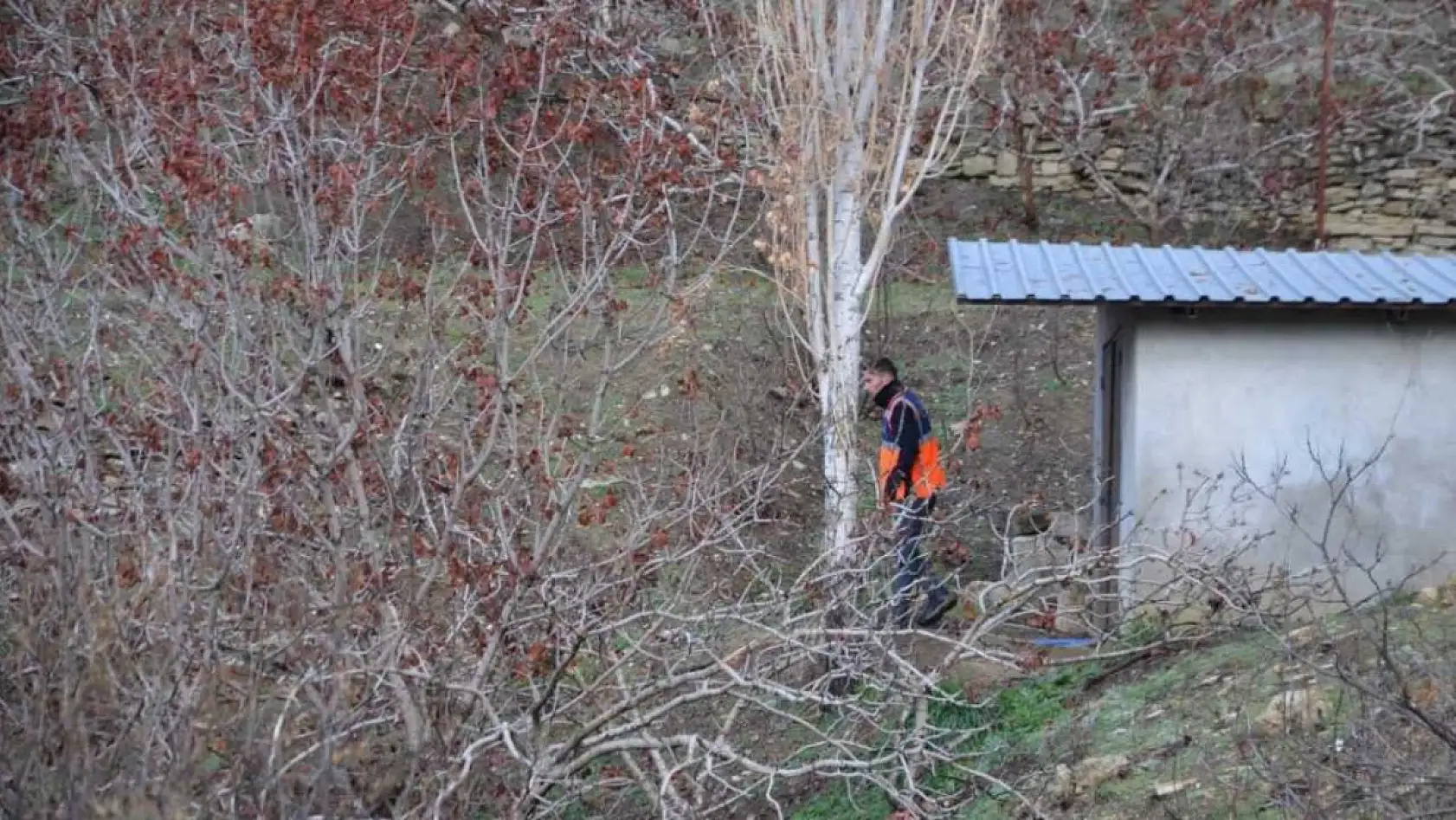 Kayıp olarak aranan kadın dere yatağında ölü bulundu