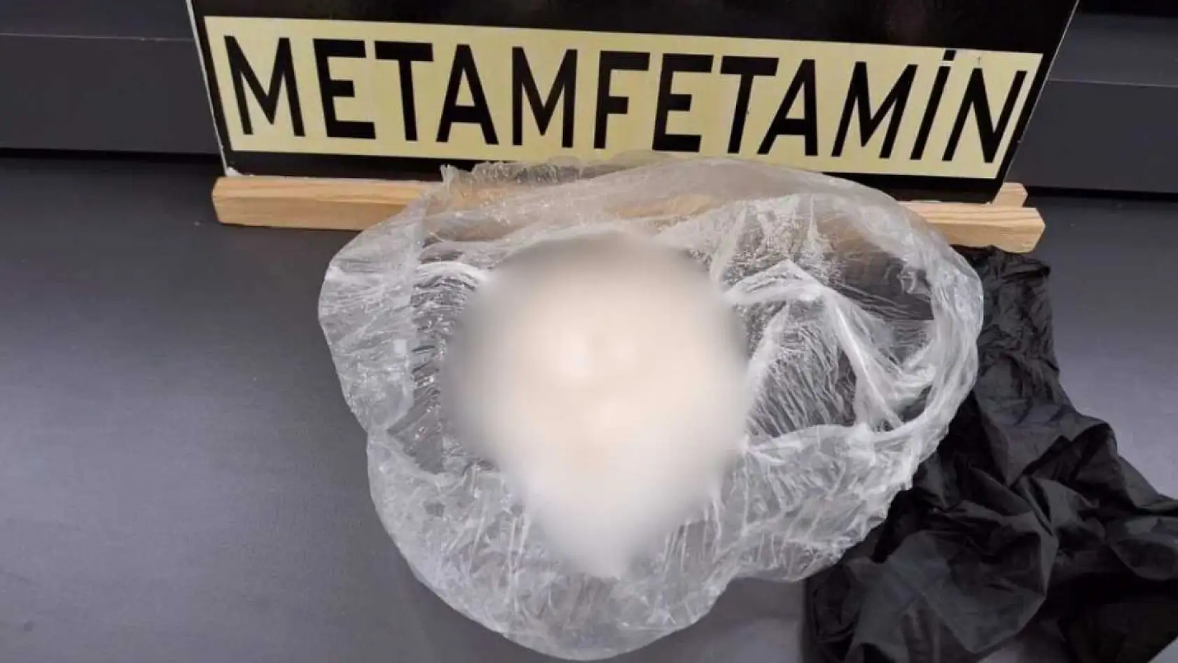 Otomobillerde uyuşturucu ele geçirildi