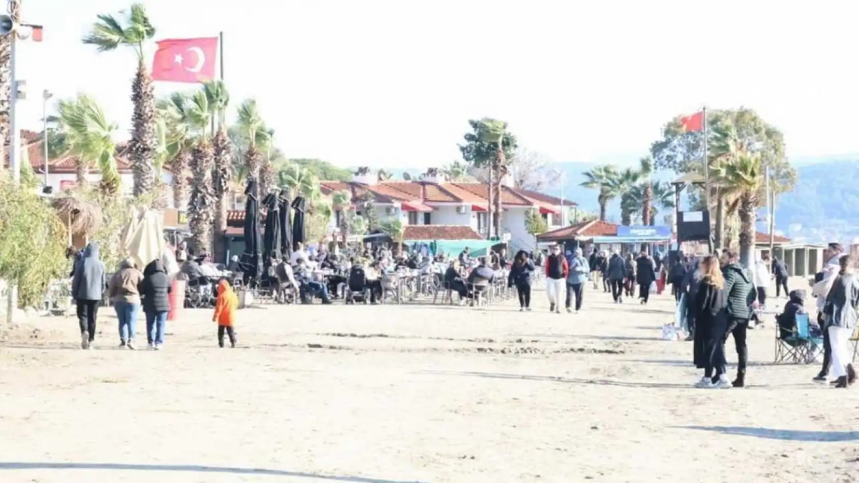 Akyaka'da yılın ilk gününü denizde karşıladılar