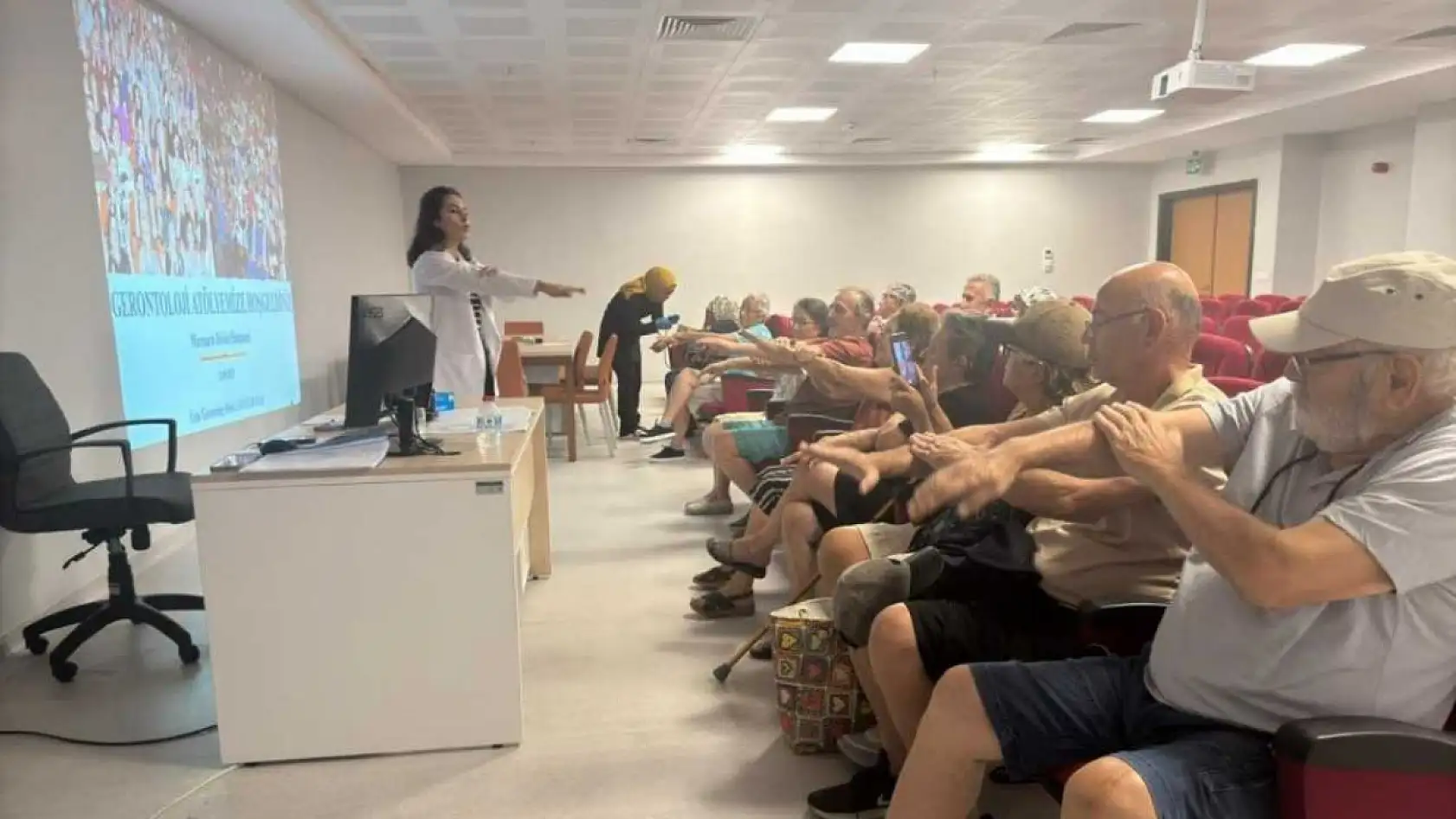 Marmaris Devlet Hastanesi'nde gerontoloji atölyesi başladı