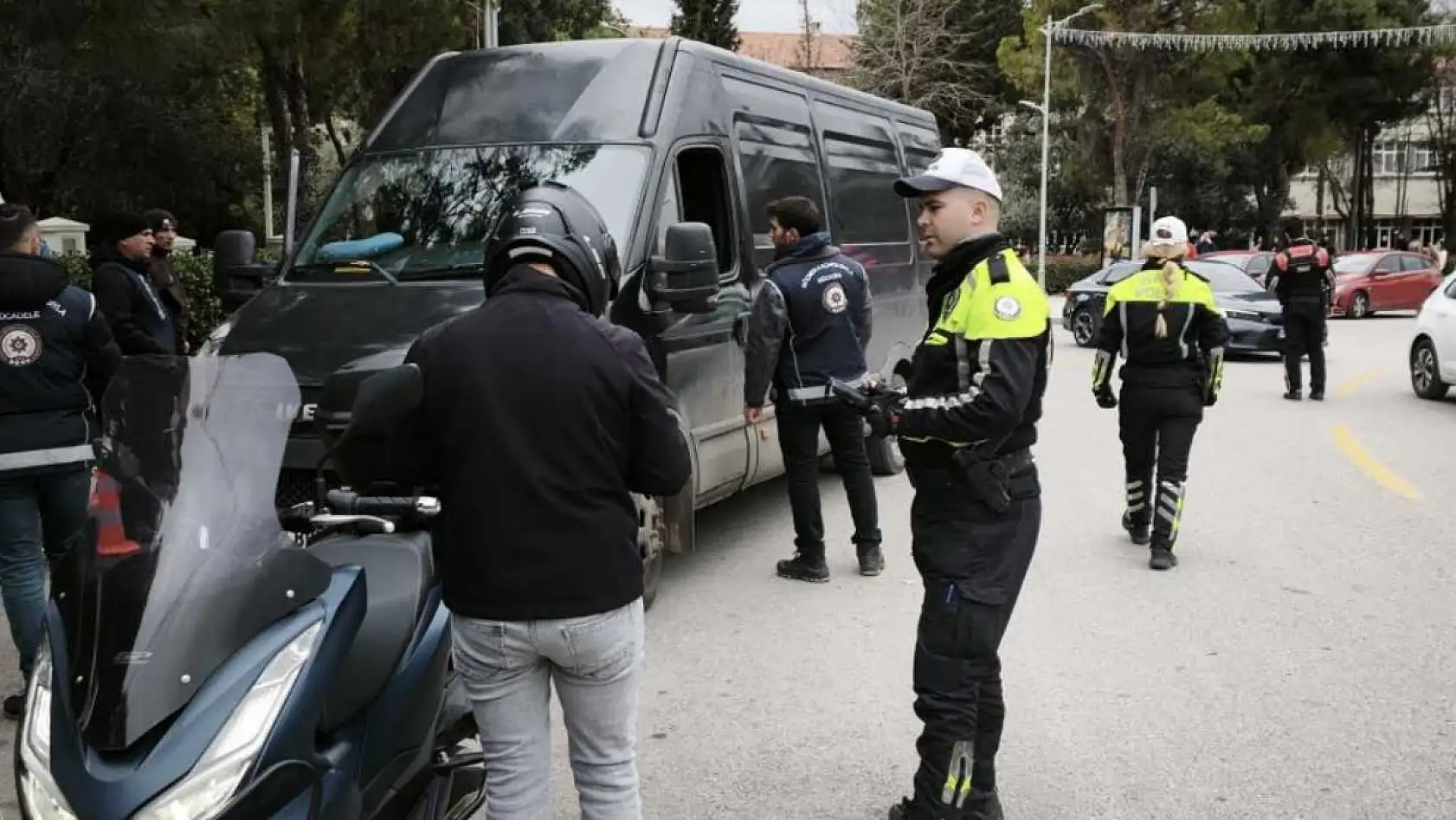 Muğla Cumhuriyet Meydanı'nda geniş kapsamlı trafik denetimi