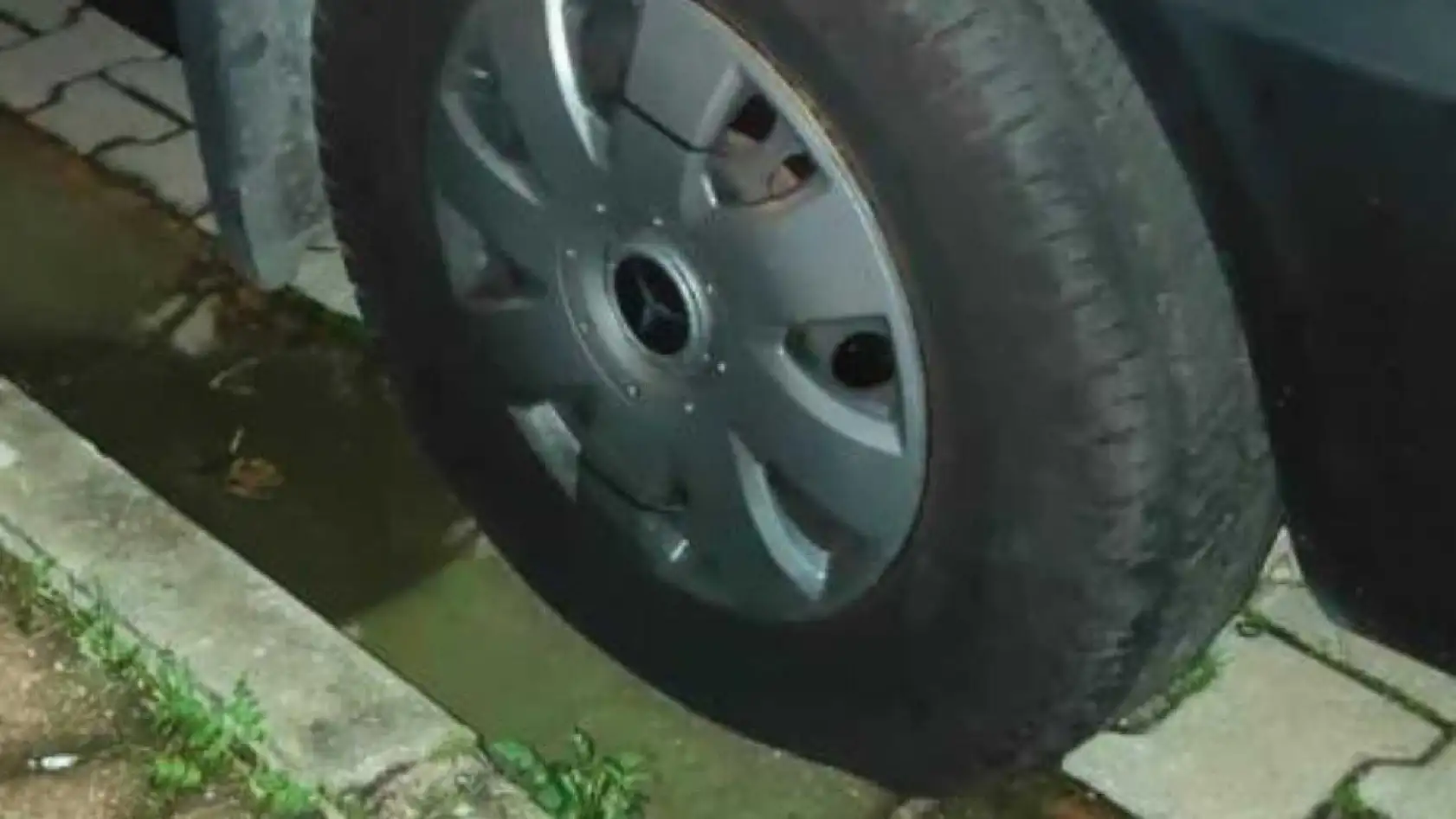 Marmaris'te 16 aracın lastiklerini bıçaklayan şahıs tutuklandı