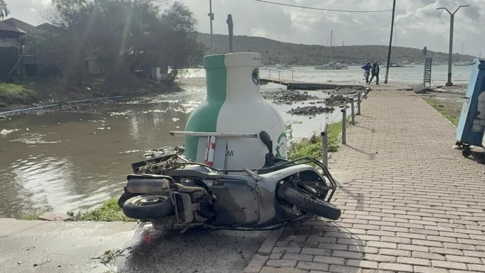 Bodrum'da selin ardından fırtına: 'Tekneler karaya oturdu, denizin rengi değişti'