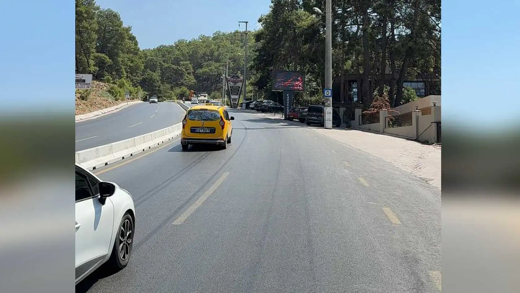 Ölüdeniz Yolunda Beton Refüjleme Çalışmaları Devam Ediyor