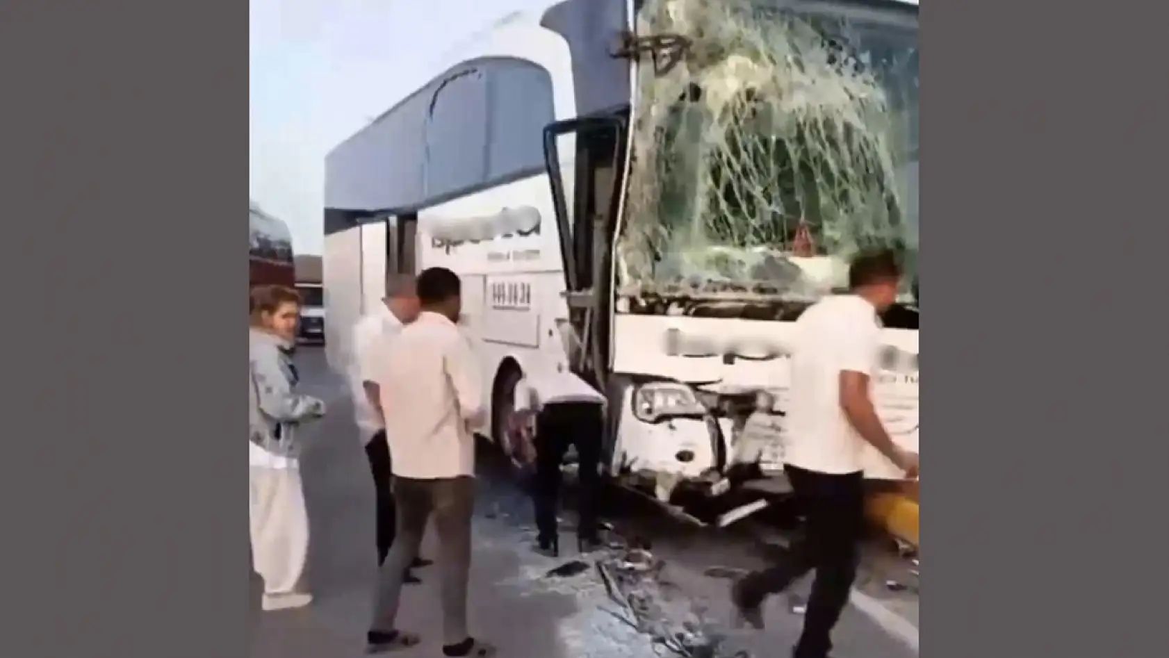 Isparta-Afyon Yolu'nda Feci Kaza: 27 Yaralı