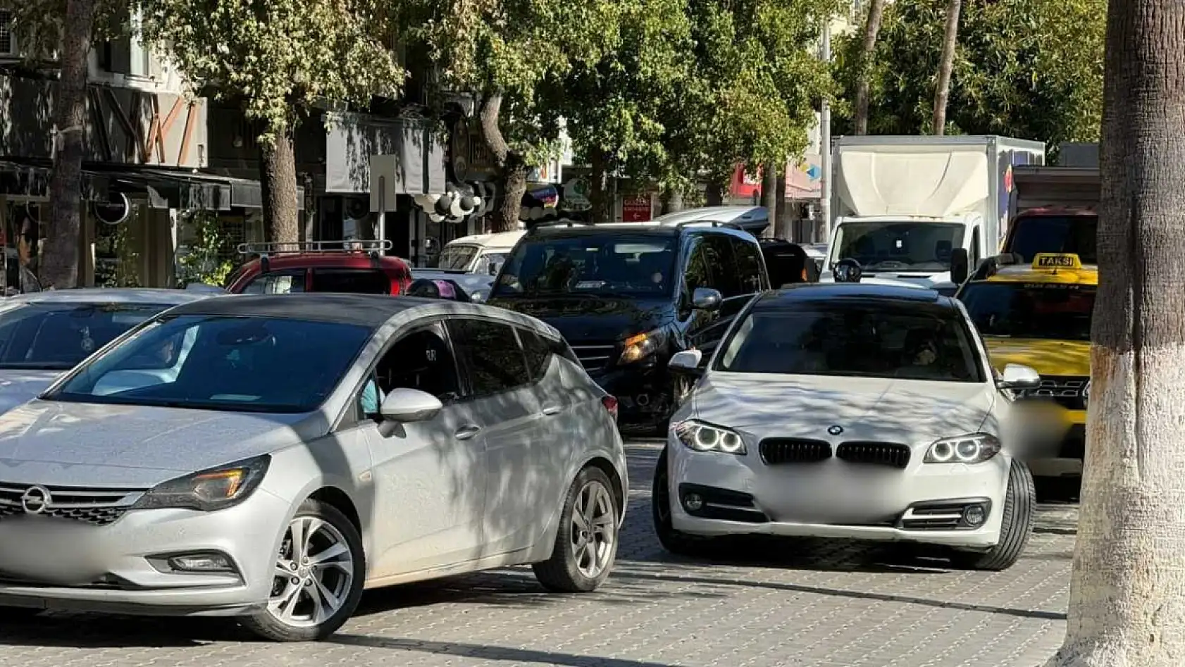 Fethiye'de trafik kabus oldu