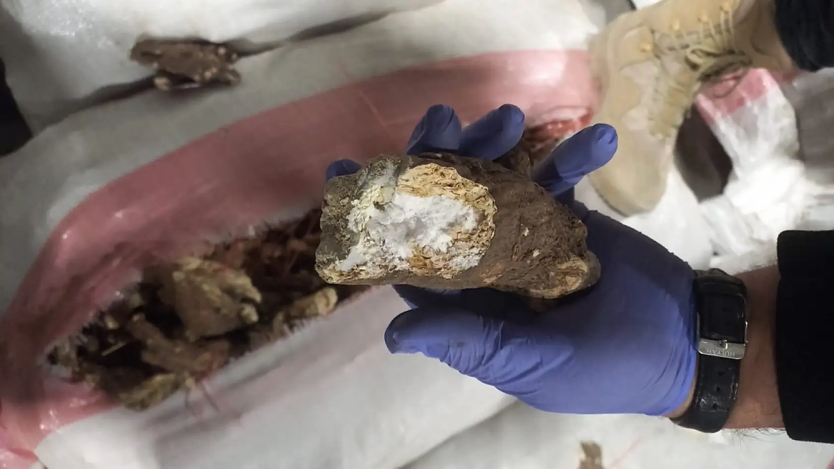 4 buçuk tondan fazla uyuşturucu ele geçirildi