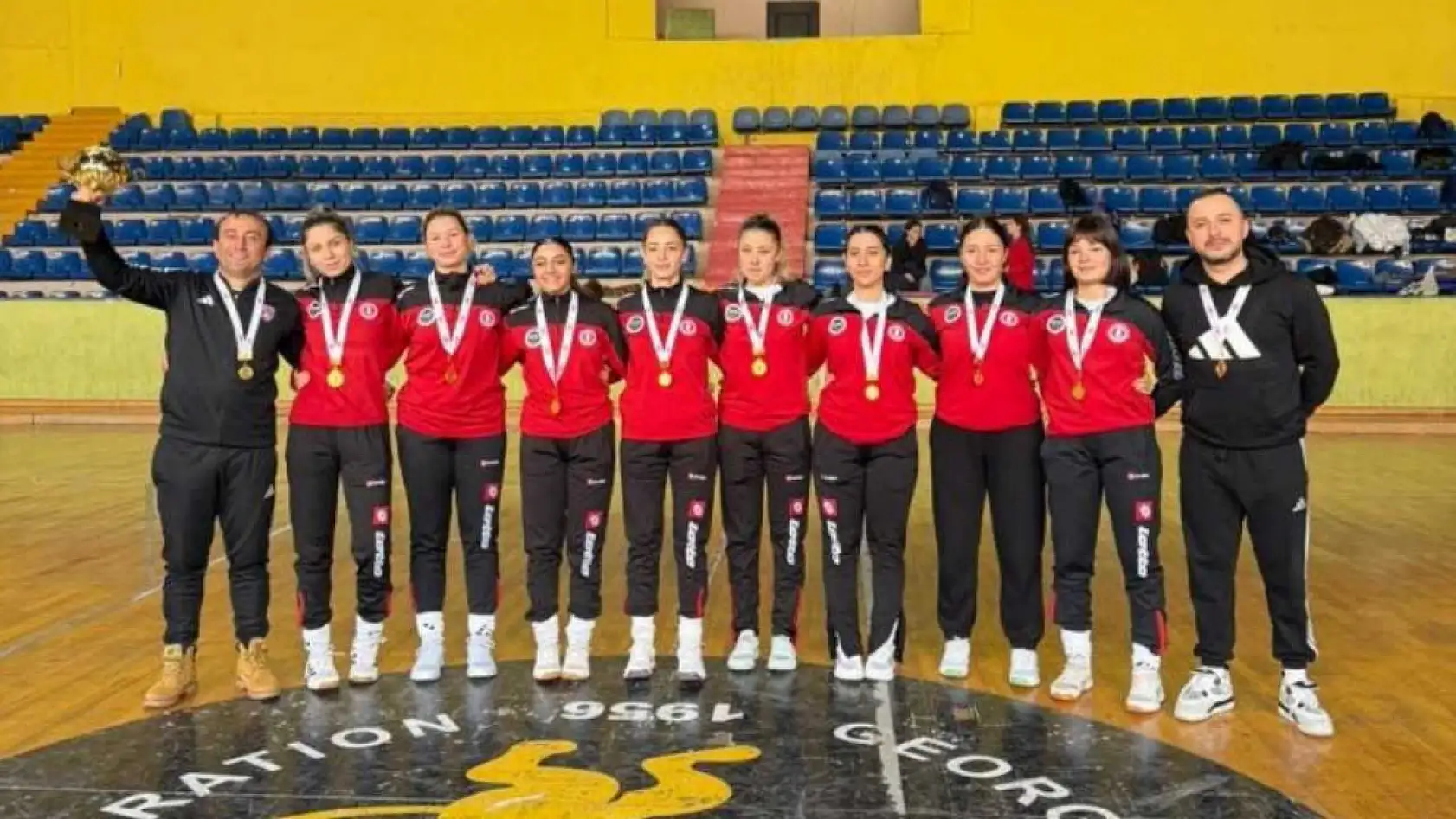 Ege Yıldızları Hokey takımı Tiflis Kupası'nı Muğla'ya getirdi