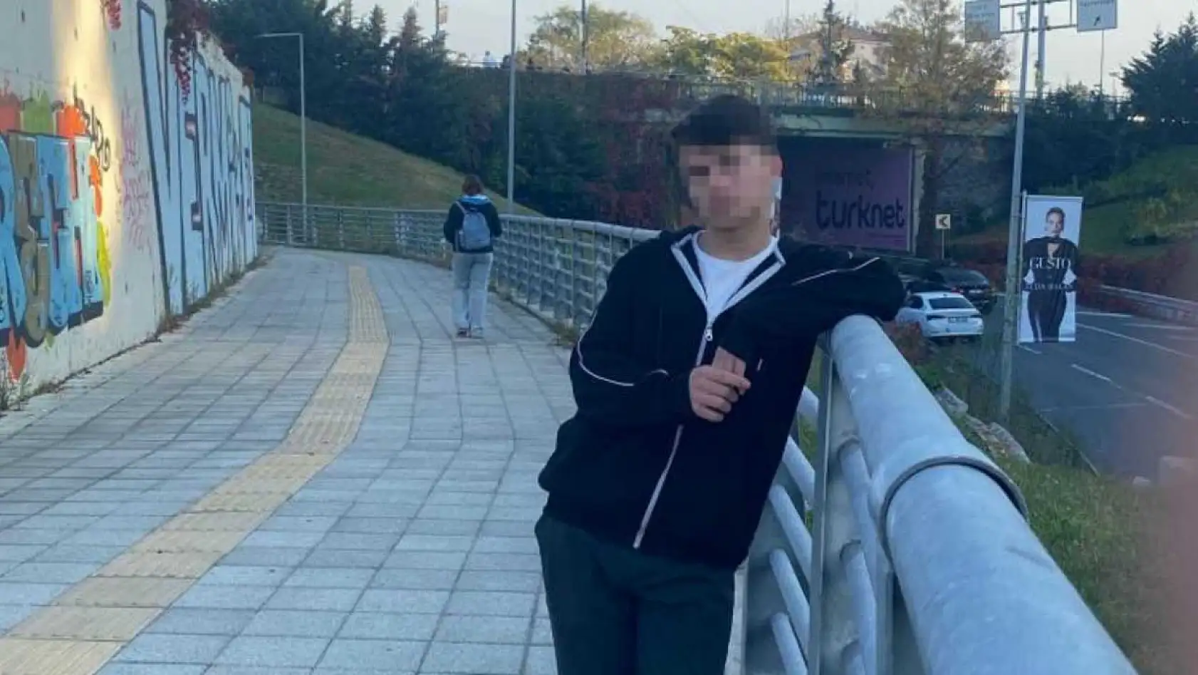 13 Yaşındaki çocuk, parkta bıçaklandı