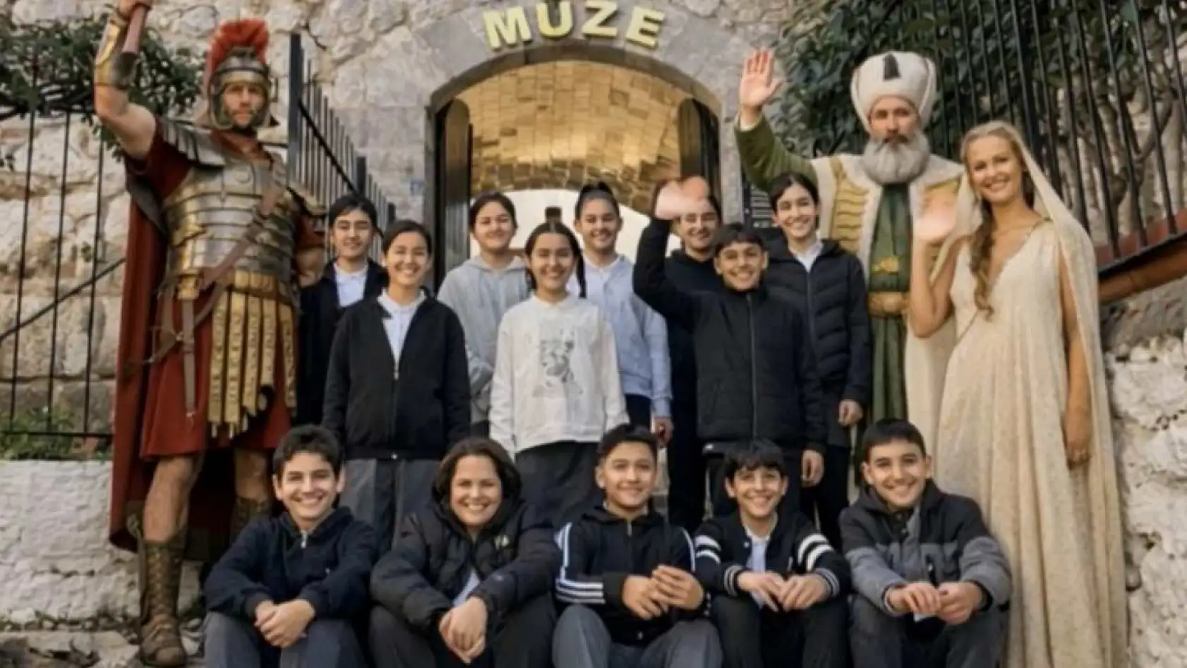 Marmaris'in öğrencileri geçmişi teknolojiyle buluşturuyor