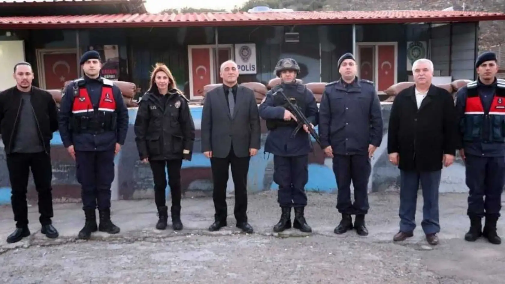 Yatağan Kaymakamı İlhan yeni yılda kolluk kuvvetleri ile bir araya geldi