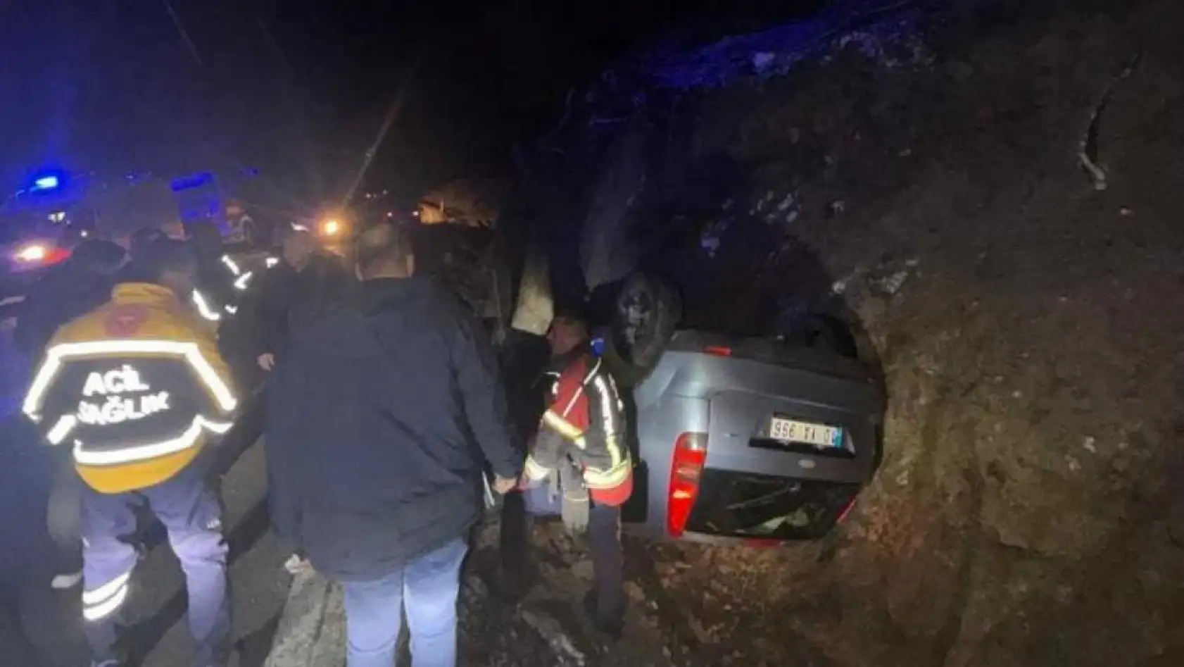 Kazdağları yolunda otomobil takla attı