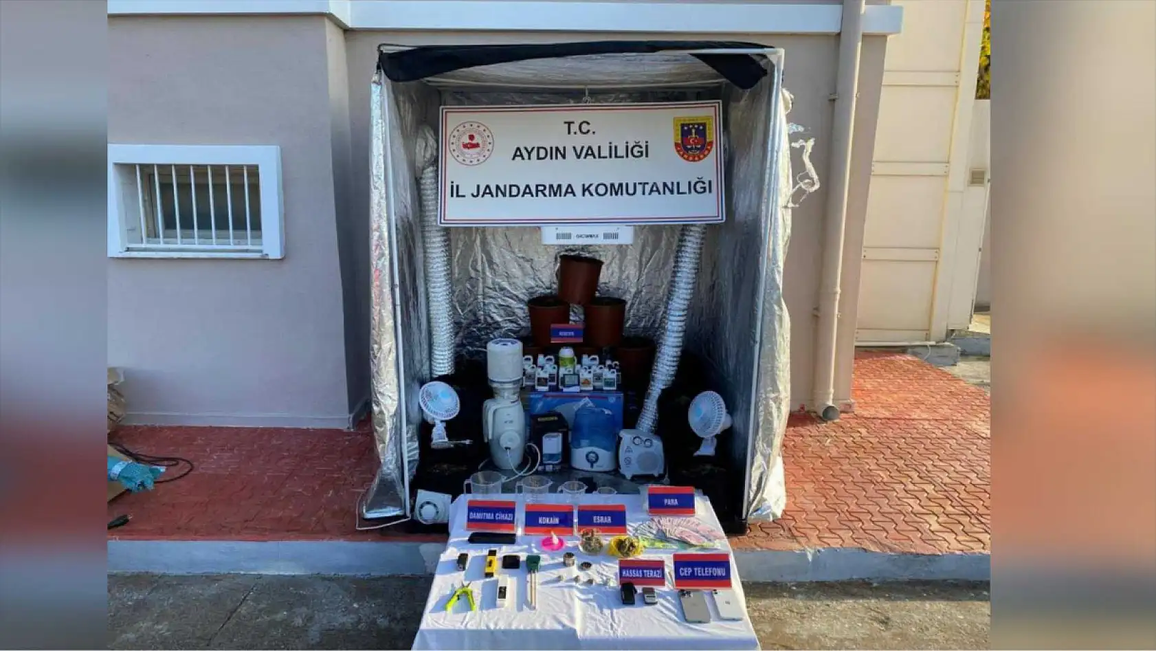 Evini uyuşturucu imalathanesine dönüştüren şüpheli yakalandı