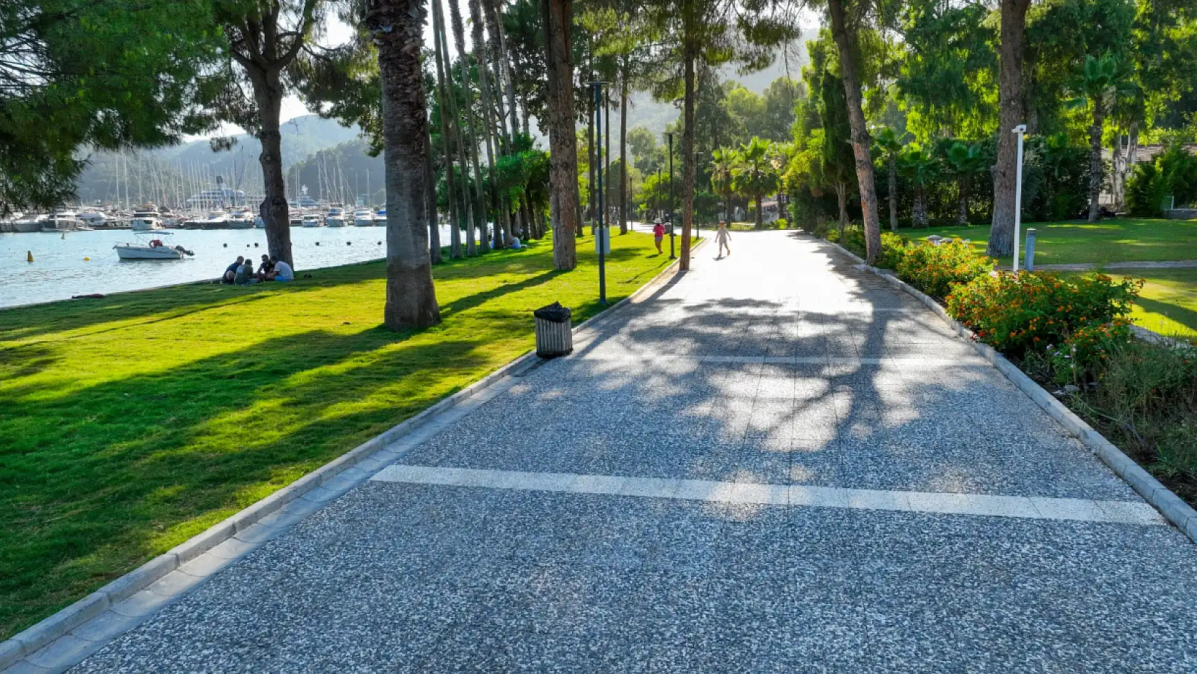 Fethiye Belediyesi'nden Göcek Sahiline Modern Dokunuş