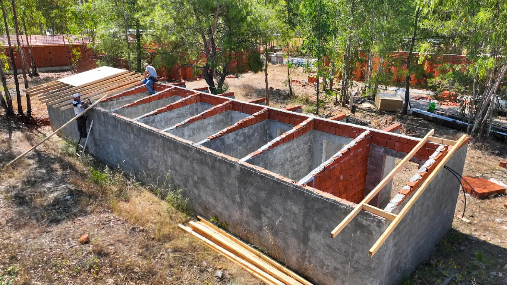 Fethiye Hayvan Bakımevi'nde çalışmalar hızla ilerliyor