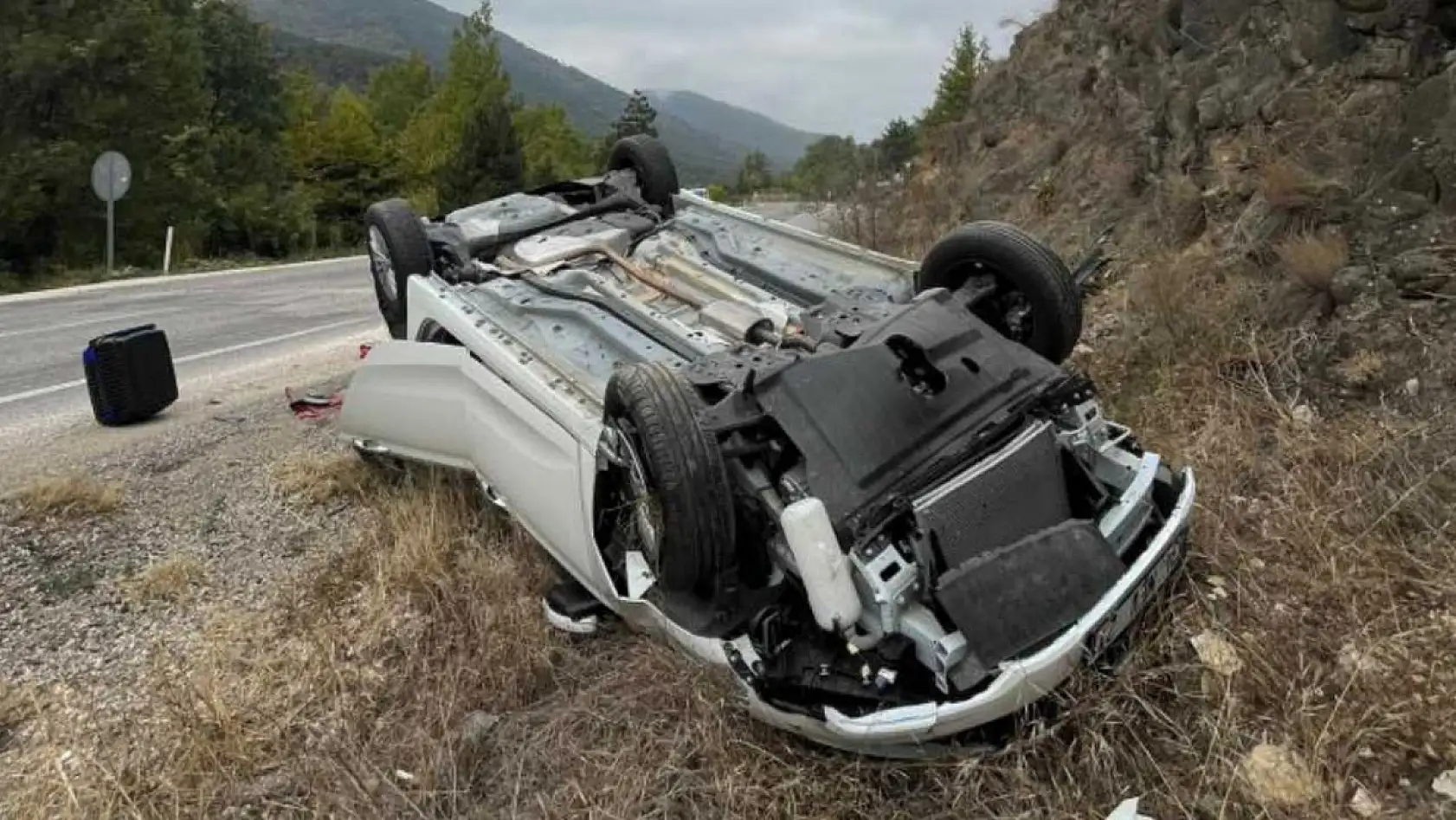 Nişanlısını görmeye giderken ölümden döndü