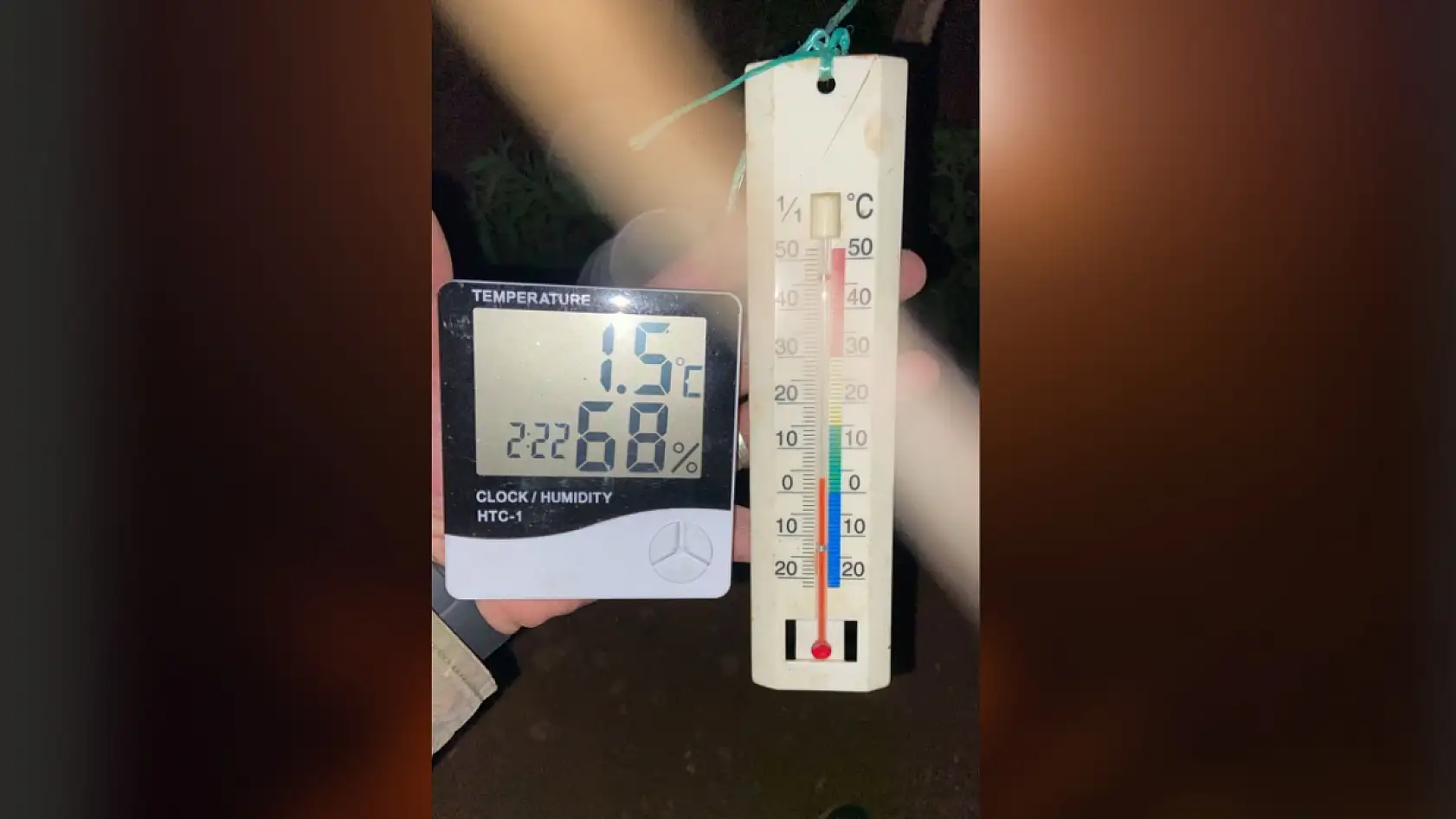 Fethiye'de seralarda don nöbeti: Çiftçiler soğukla mücadele ediyor