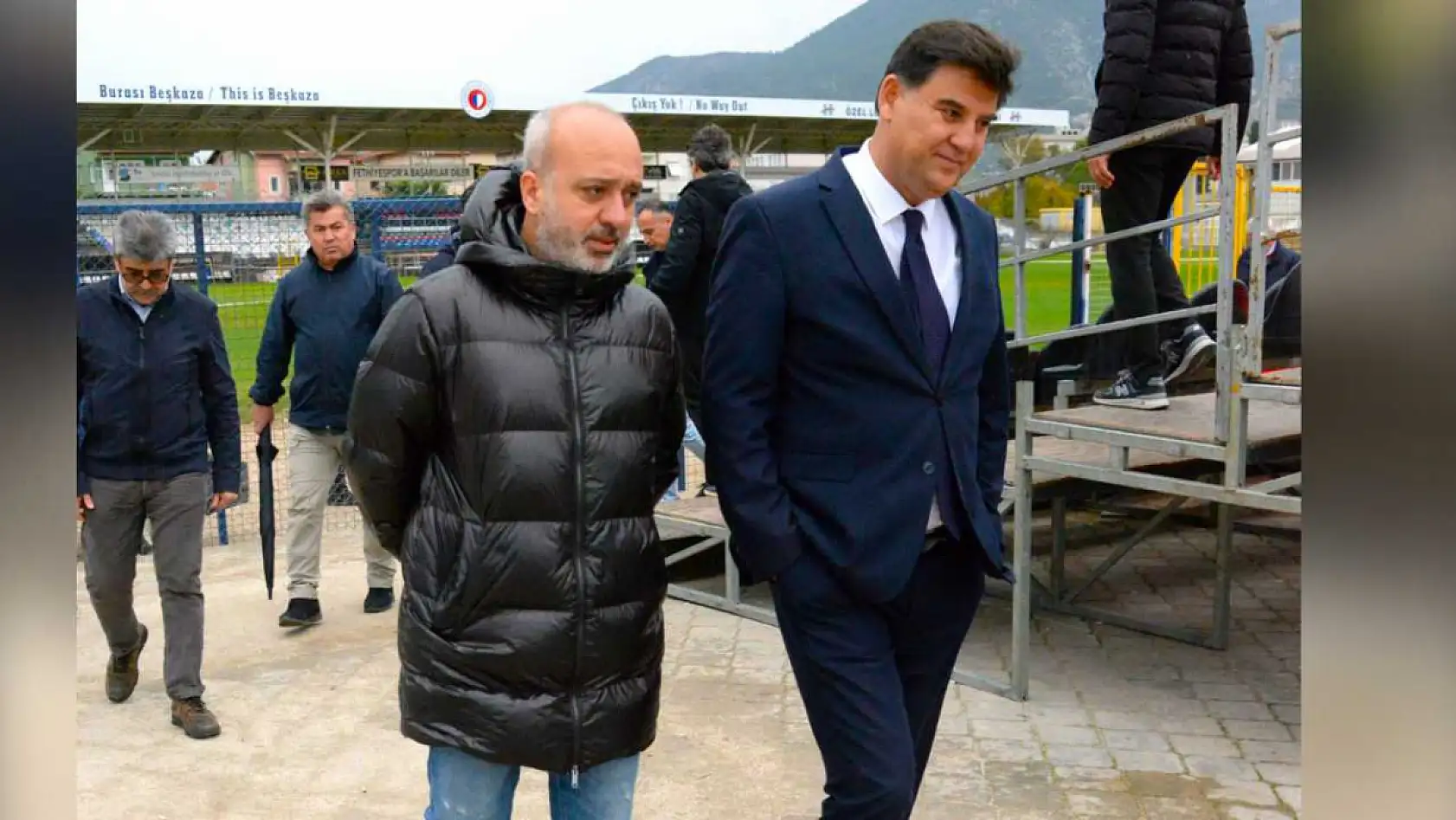 Fethiye Belediye Başkanı Alim Karaca, Fethiye İlçe Stadyumu'nda incelemede bulundu