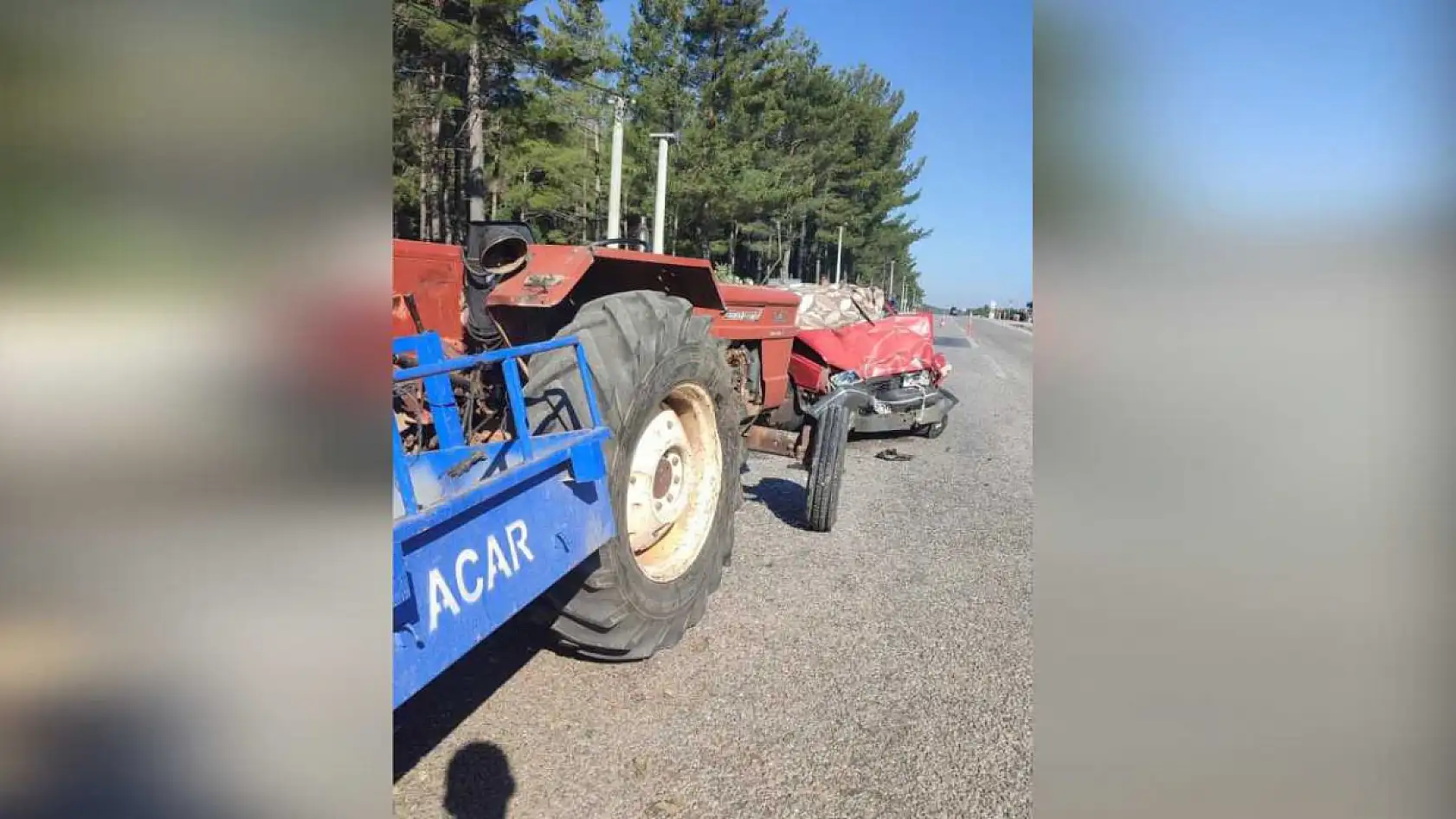 Menteşe'de Otomobil ile Traktör Çarpıştı: 2 Kişi Yaralandı