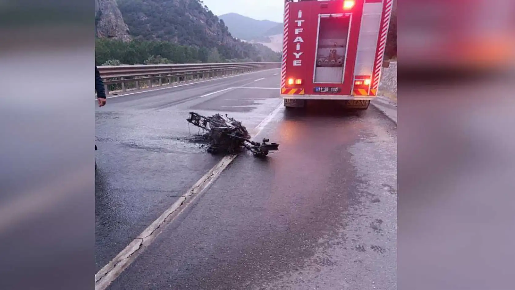 Ters yönde gelen motosiklet dehşet saçtı! 1 ölü, 5 yaralı!