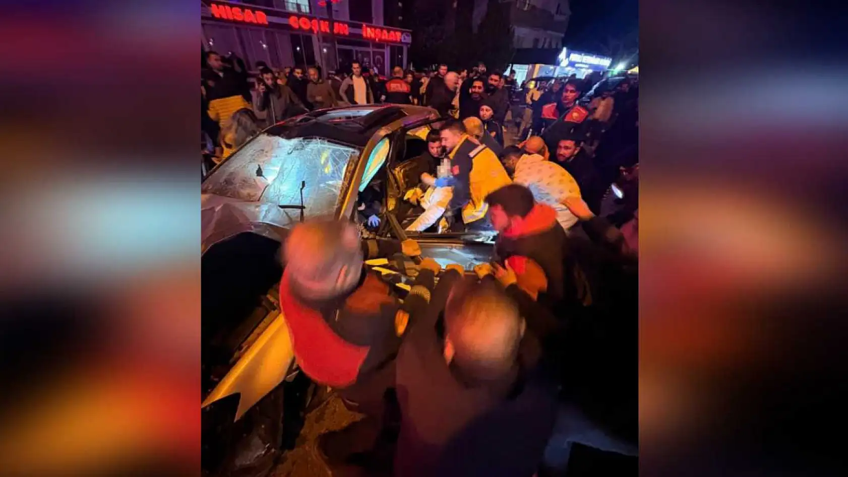 Otomobilin çarpması ile metrelerce yükseğe savrulan motosiklet sürücüsü hayatını kaybetti