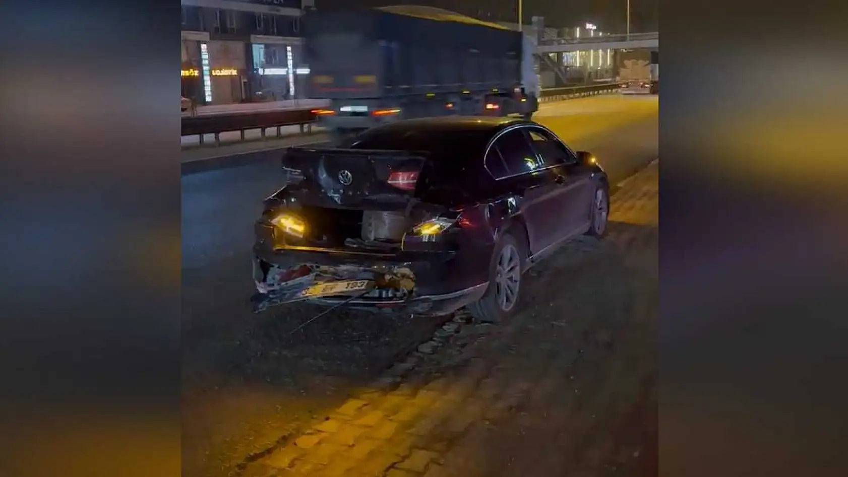 Otomobiller çarpıştı: 1'i çocuk 3 yaralı