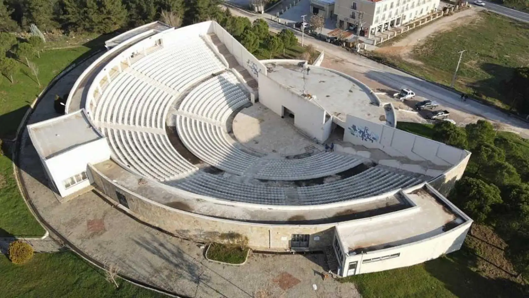 Menteşe Şadan Gökovalı Açık Hava Tiyatrosu yenileniyor