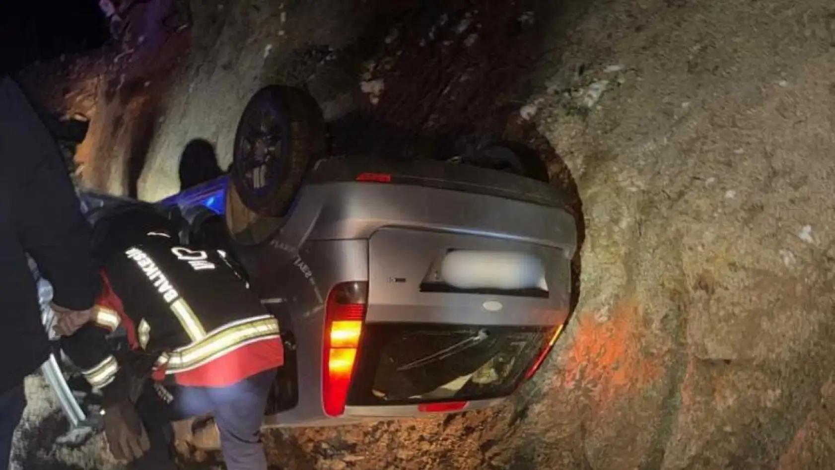 Kazdağları yolunda otomobil takla attı