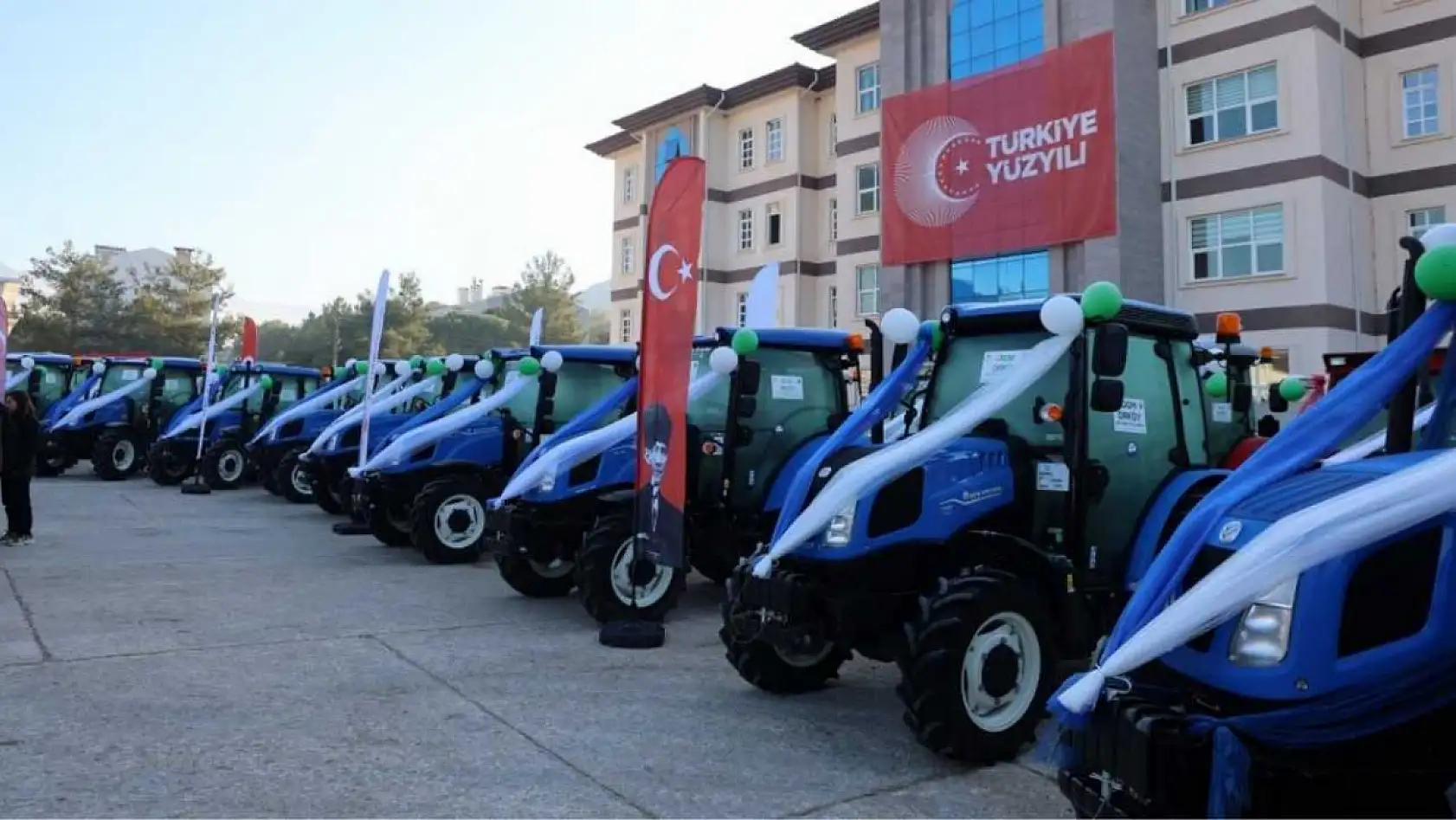 Muğla'da ORKÖY'den kırsal mahallelere sıfır faizli 36 traktör