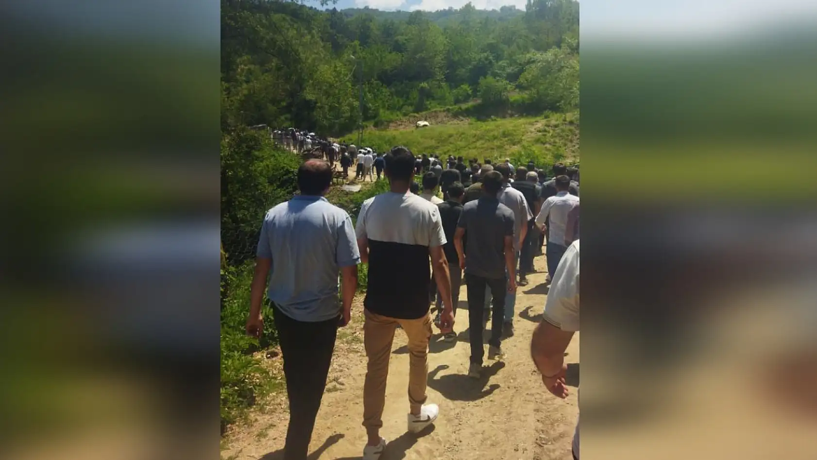 Babasının kullandığı traktörün altında kalan 7 yaşındaki çocuk defnedildi