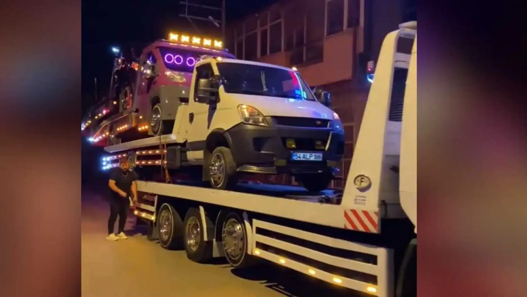 Çekiciyi taşıyan çekiciyi taşıyan çekiciyi taşıyan çekicinin sürücüsüne ceza kesildi