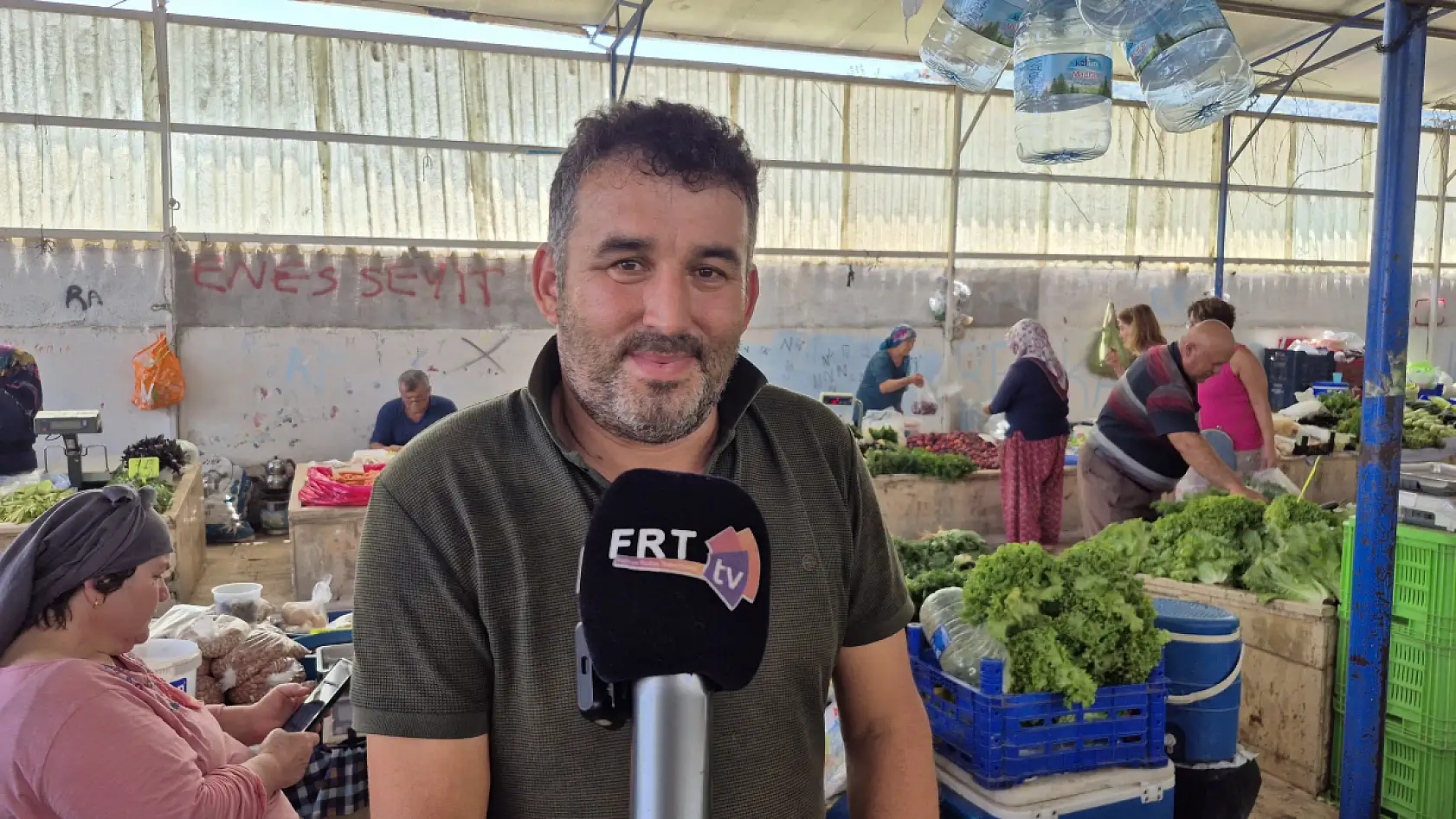Fethiye Cuma Pazarı'nda üretici dertli: 'Kurtarmasa da kurtardı diyoruz'