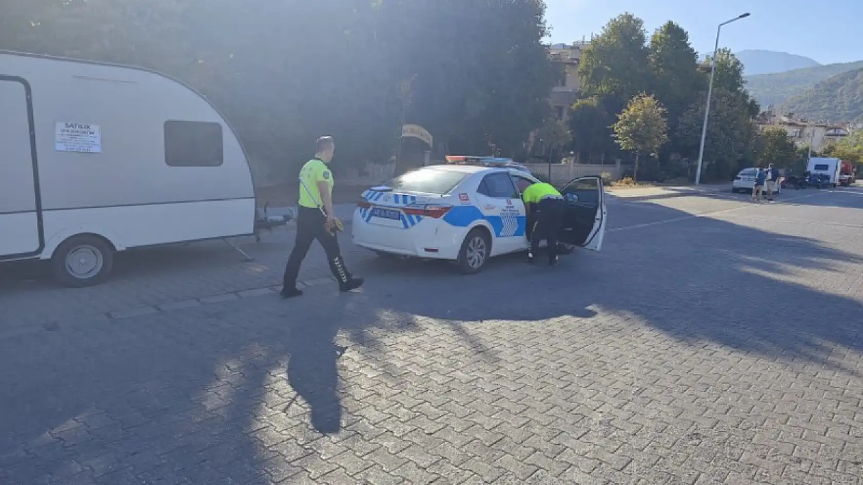 Fethiye'de Otomobille Motosiklet Çarpıştı: 2 Yaralı