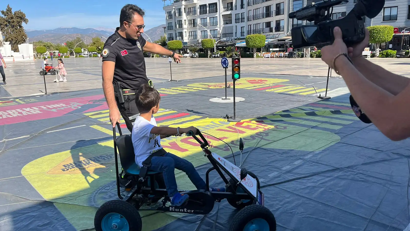 Mobil Trafik Eğitim Tırı Fethiye Beşkaza Meydanı'nda