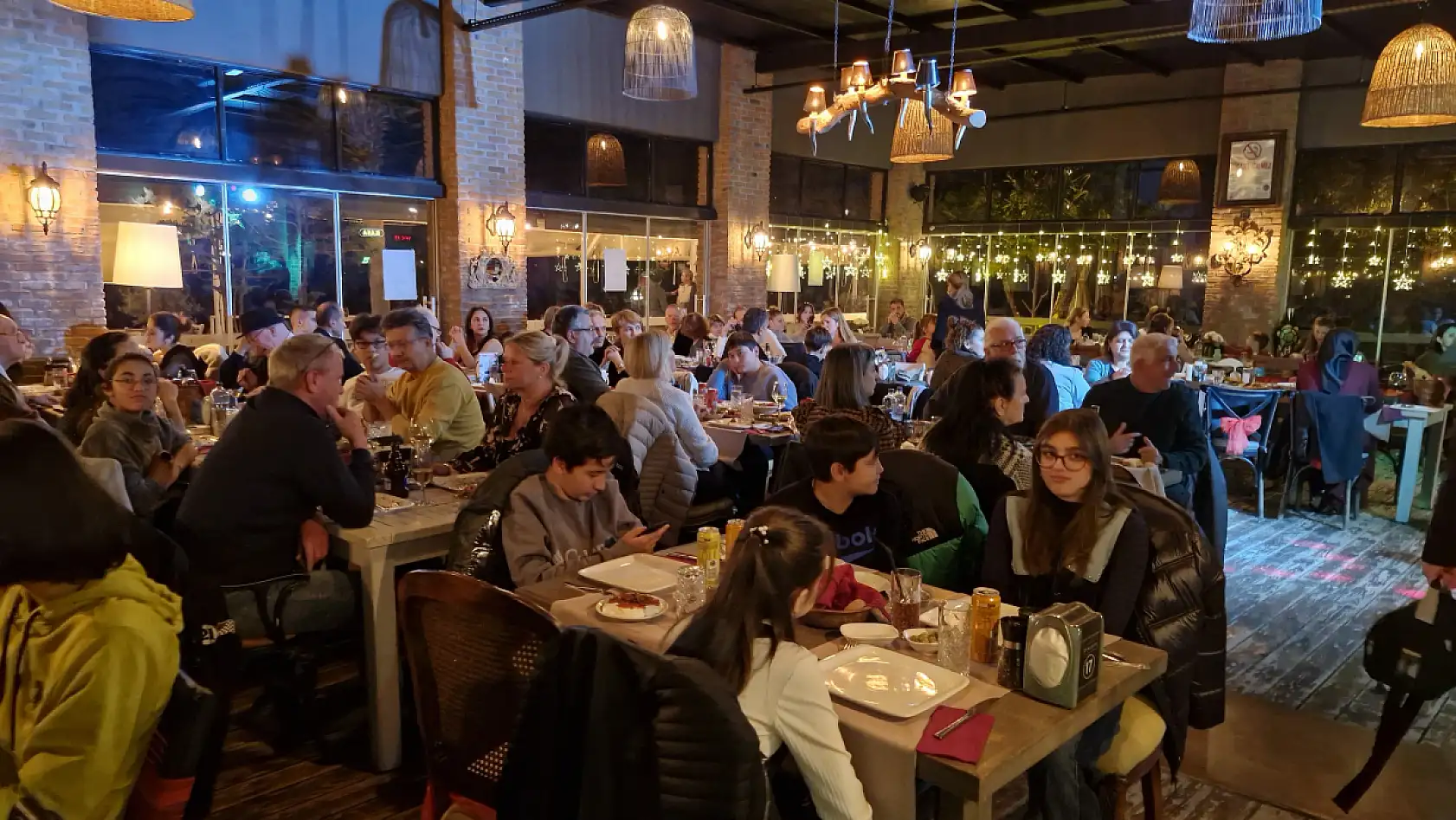 Fethiye Denizatı Restoran'da Yılbaşı Coşkusu