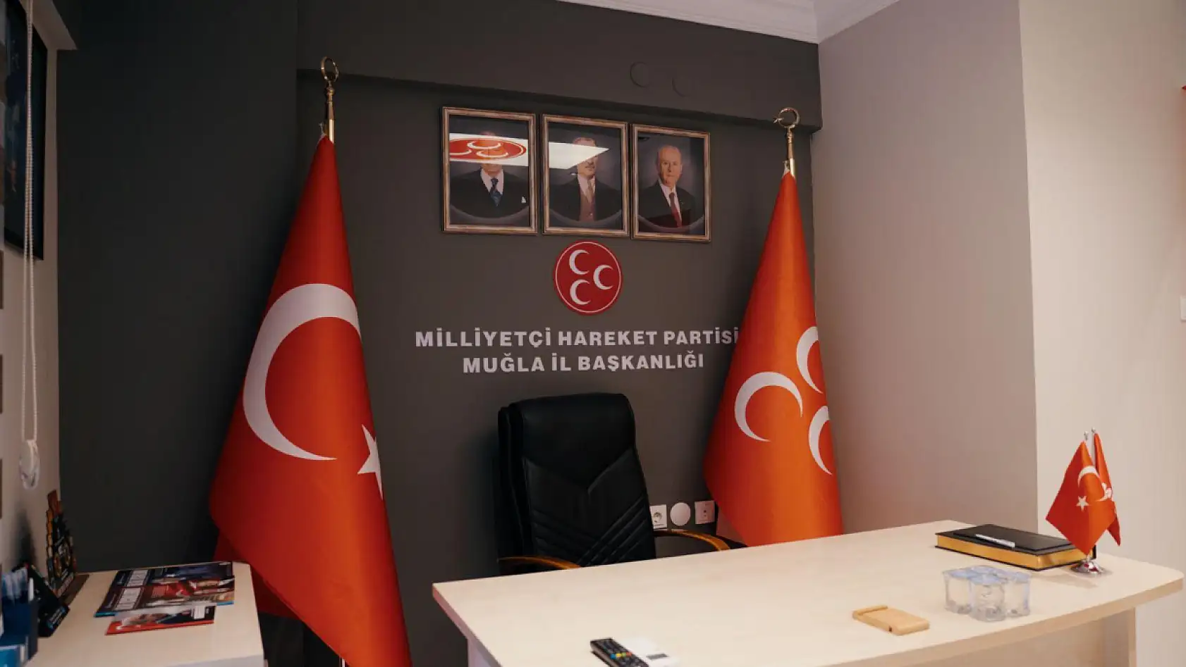 MHP Muğla İl Başkanlığı yeni hizmet binasında vatandaşları ağırlıyor