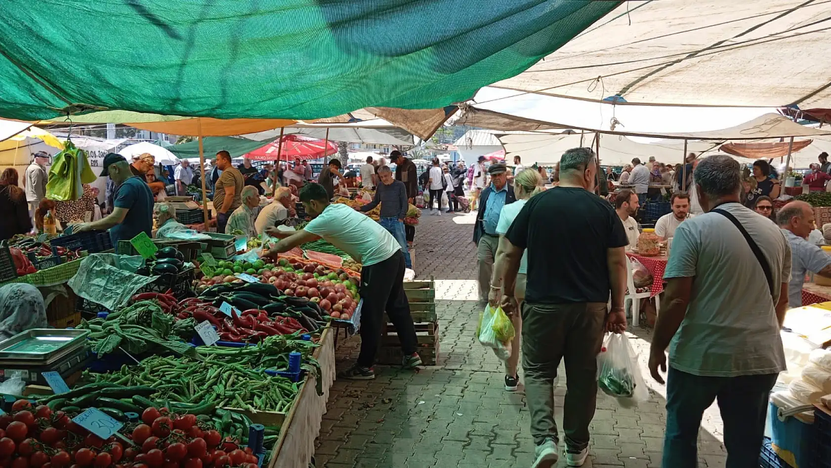 Fethiye'de emeklinin alışveriş sepeti boş: 'Kıymayı unuttuk, ocağa ne koyalım?'