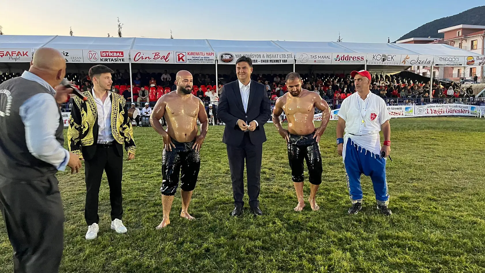 Fethiye'de başpehlivan Feyzullah Aktürk oldu